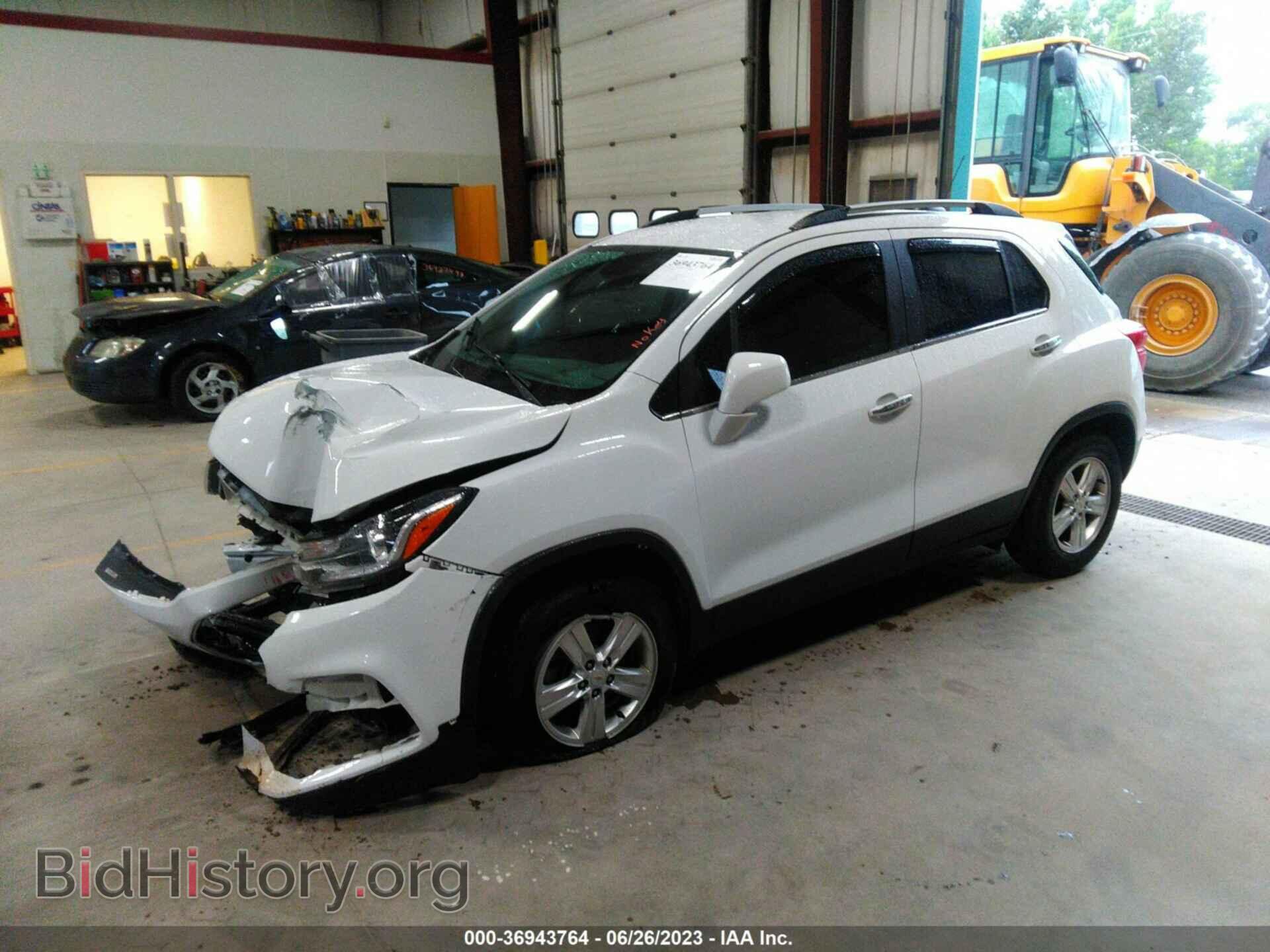 2018 CHEVROLET TRAX - VIN: KL7CJLSB1JB677619 - Фото 2