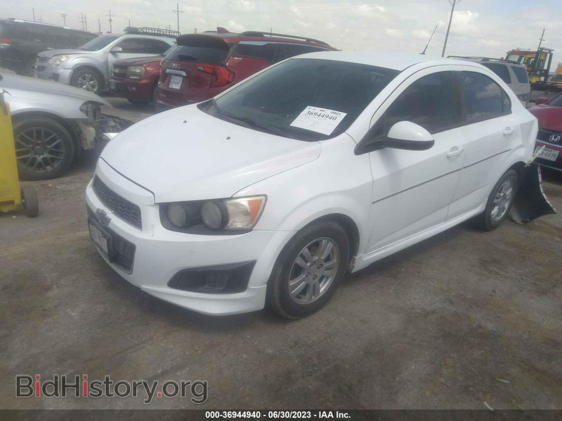 2013 CHEVROLET SONIC - VIN: 3G1J85CC8DS565877 - Photo 2