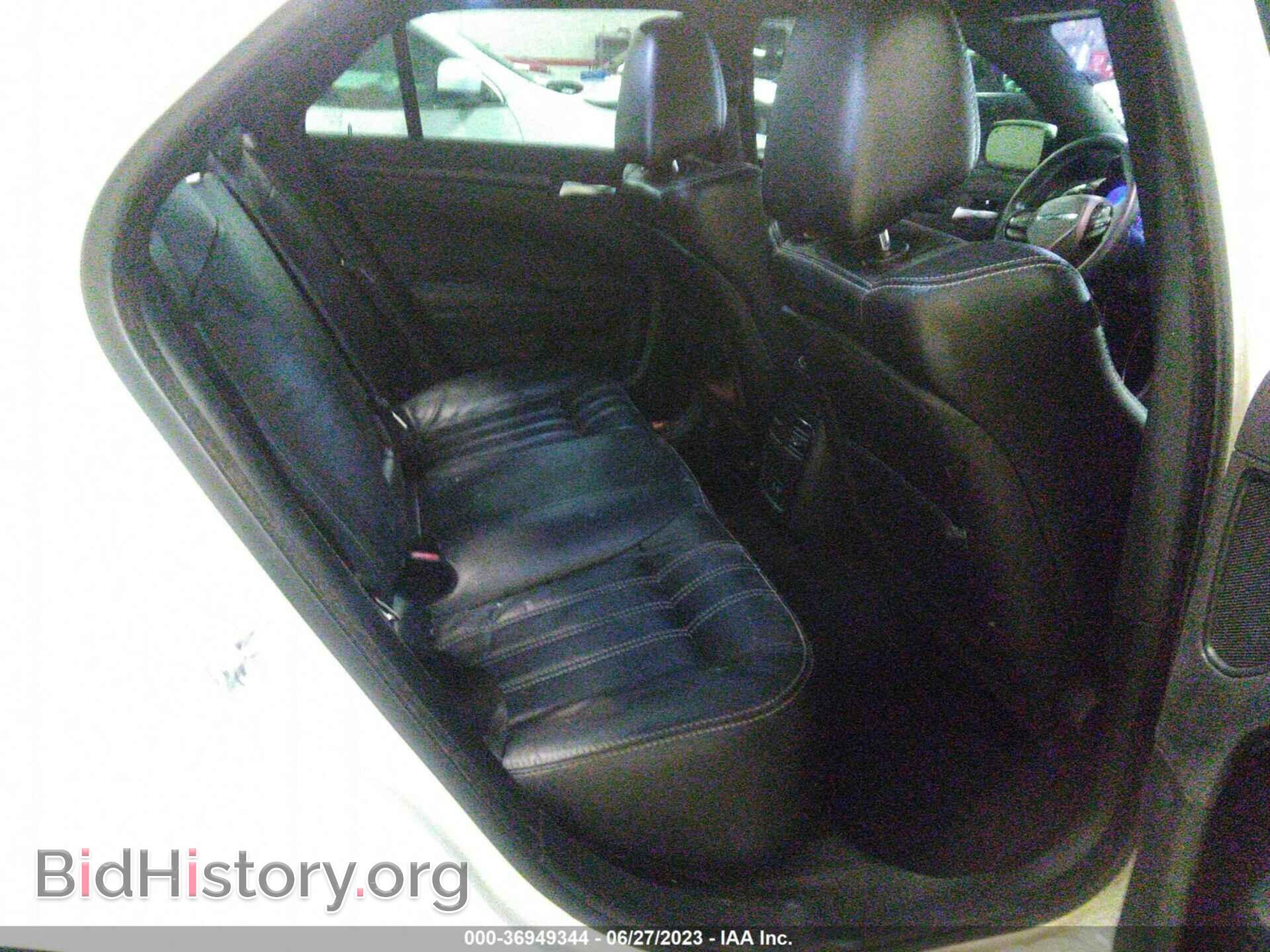 2015 CHRYSLER 300 - VIN: 2C3CCAGG8FH927172 - Фото 8