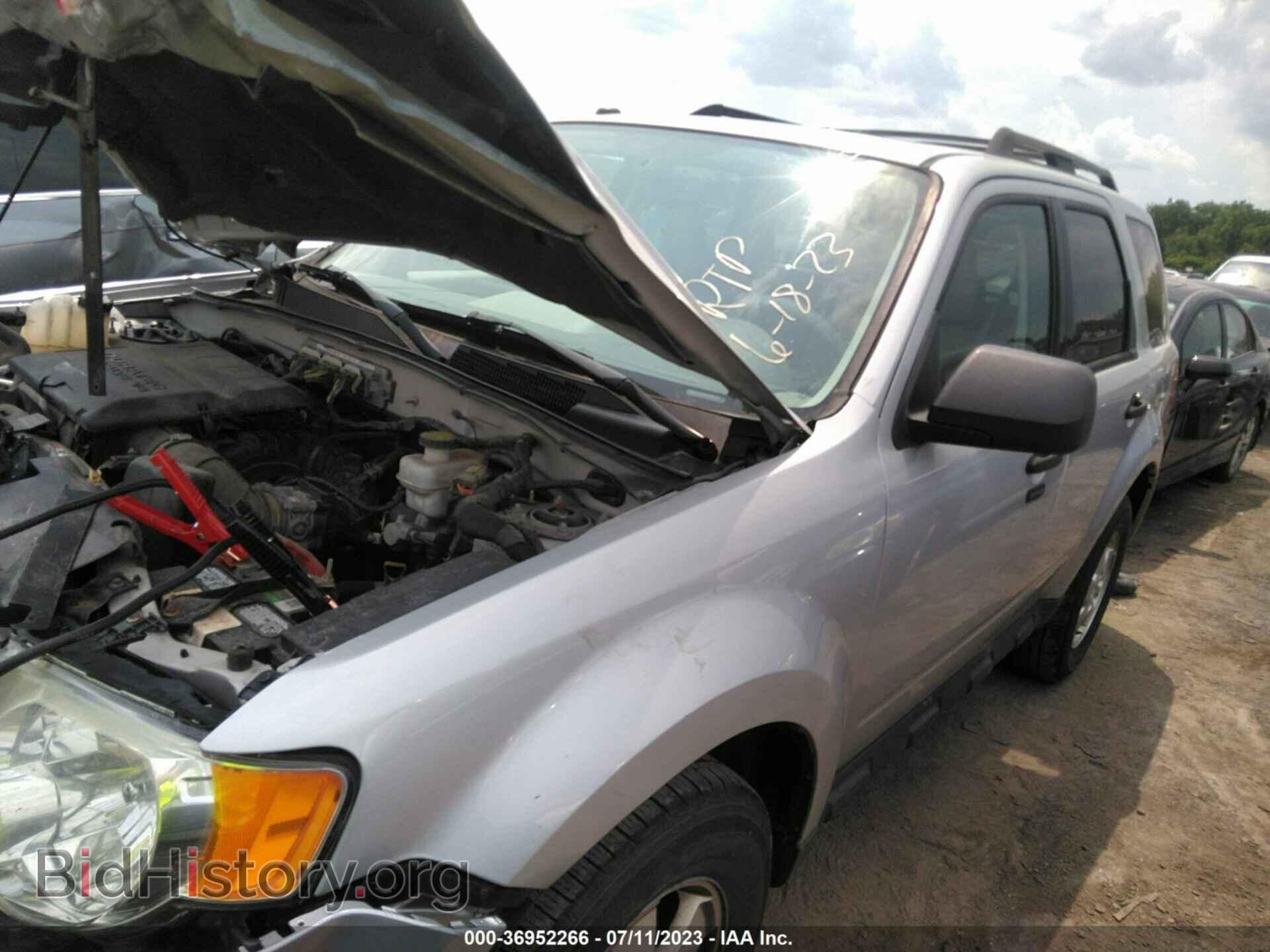 2011 FORD ESCAPE - VIN: 1FMCU0DG8BKB82025 - Фото 2