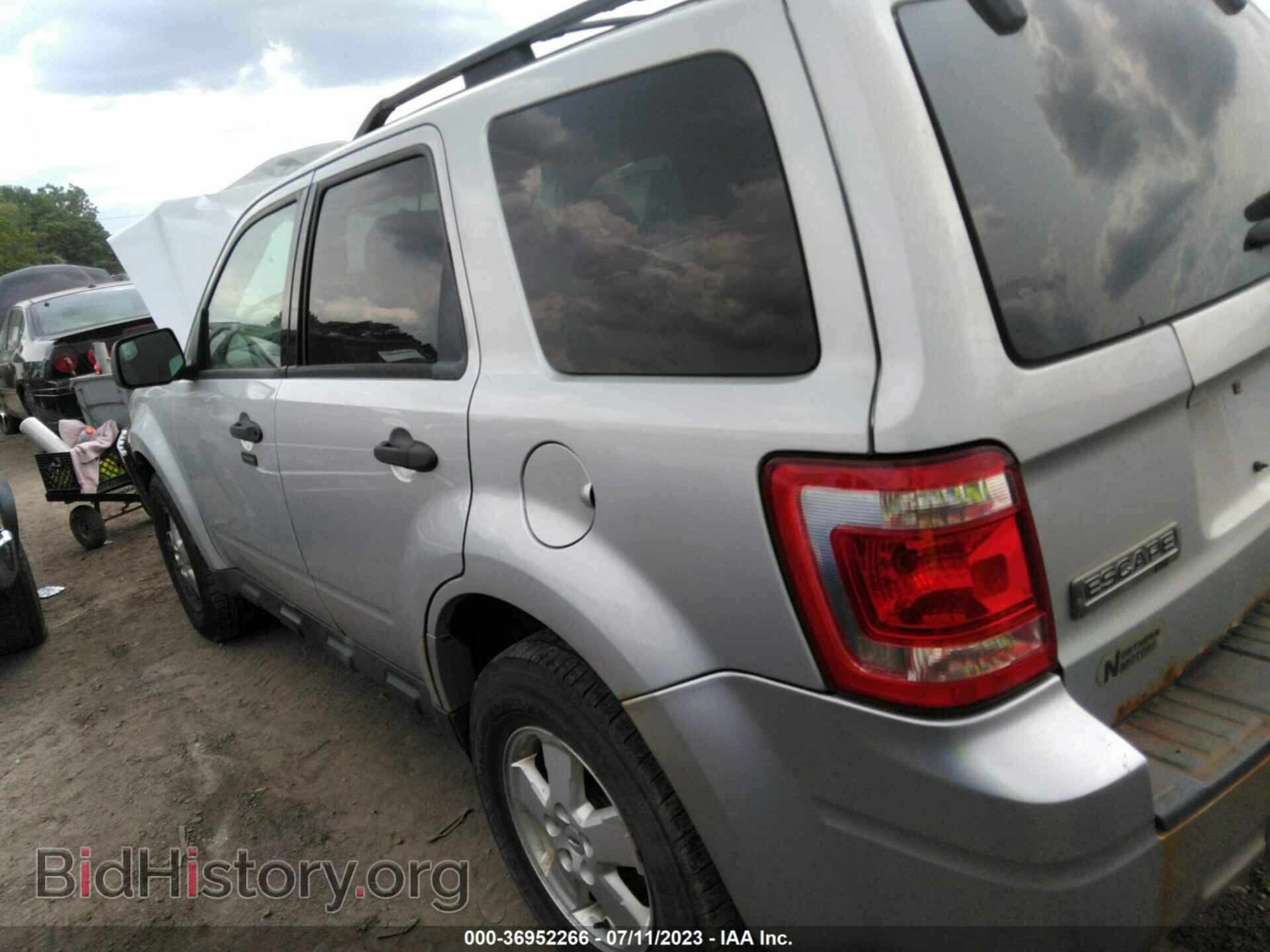 2011 FORD ESCAPE - VIN: 1FMCU0DG8BKB82025 - Фото 3