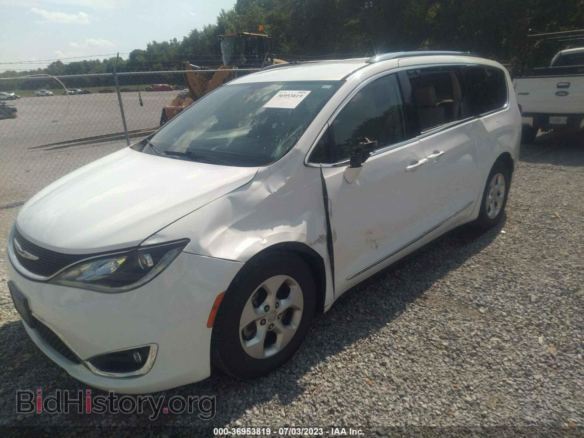 2017 CHRYSLER PACIFICA - VIN: 2C4RC1EGXHR538572 - Фото 2