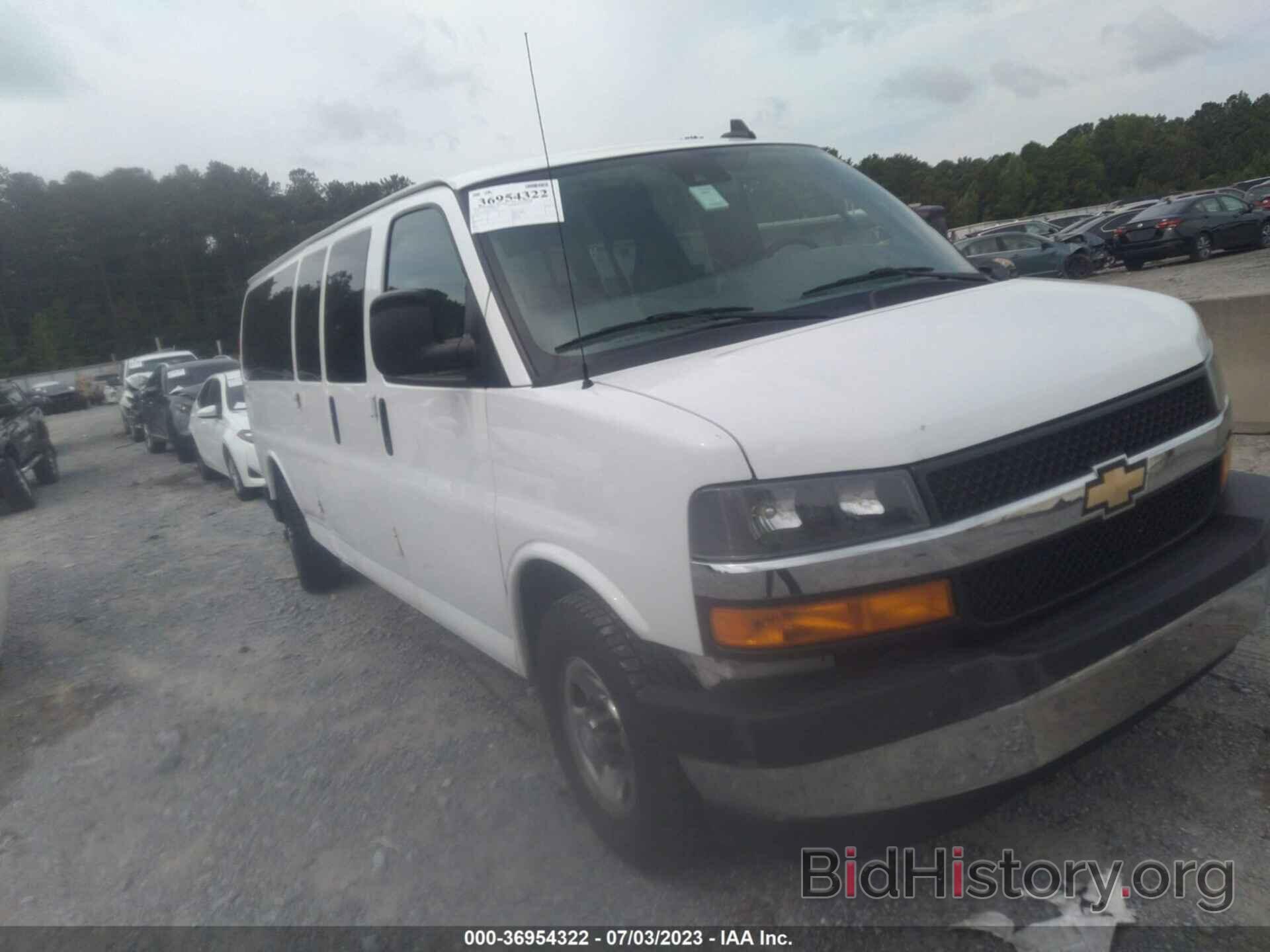 Photo 1GAZGPFGXL1193927 - CHEVROLET EXPRESS PASSENGER 2020