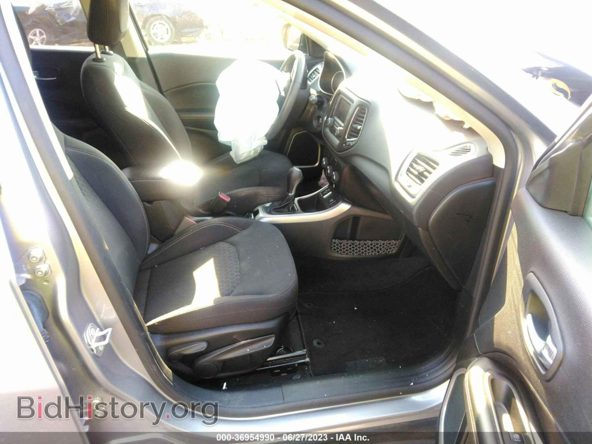 2018 JEEP COMPASS - VIN: 3C4NJCAB6JT286770 - Фото 5
