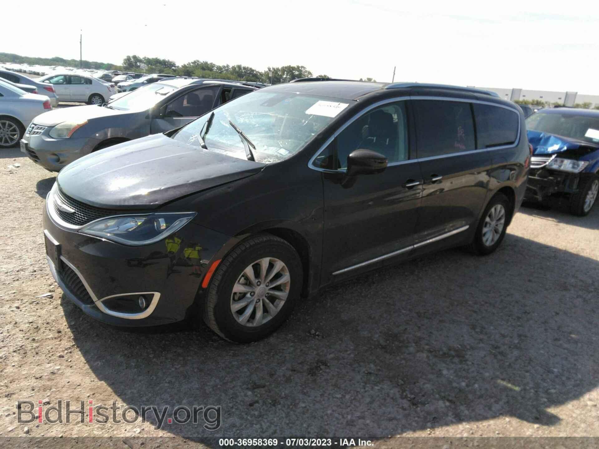 2018 CHRYSLER PACIFICA - VIN: 2C4RC1EG1JR106040 - Фото 2