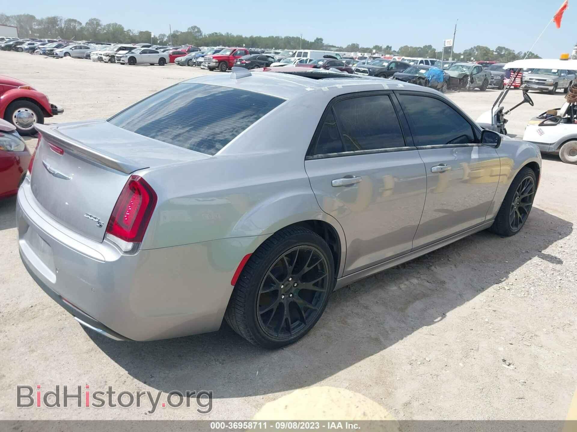 2018 CHRYSLER 300 - VIN: 2C3CCABG8JH240077 - Фото 4
