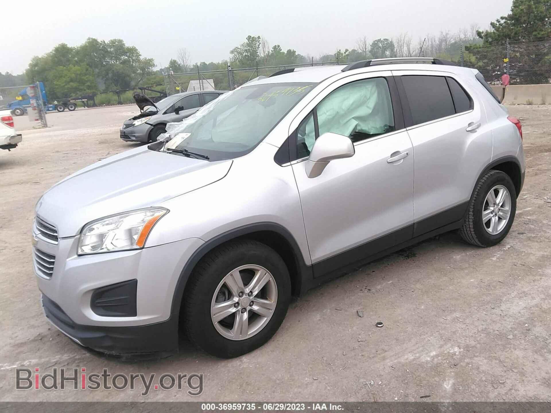 2016 CHEVROLET TRAX - VIN: 3GNCJLSB2GL275643 - Фото 2