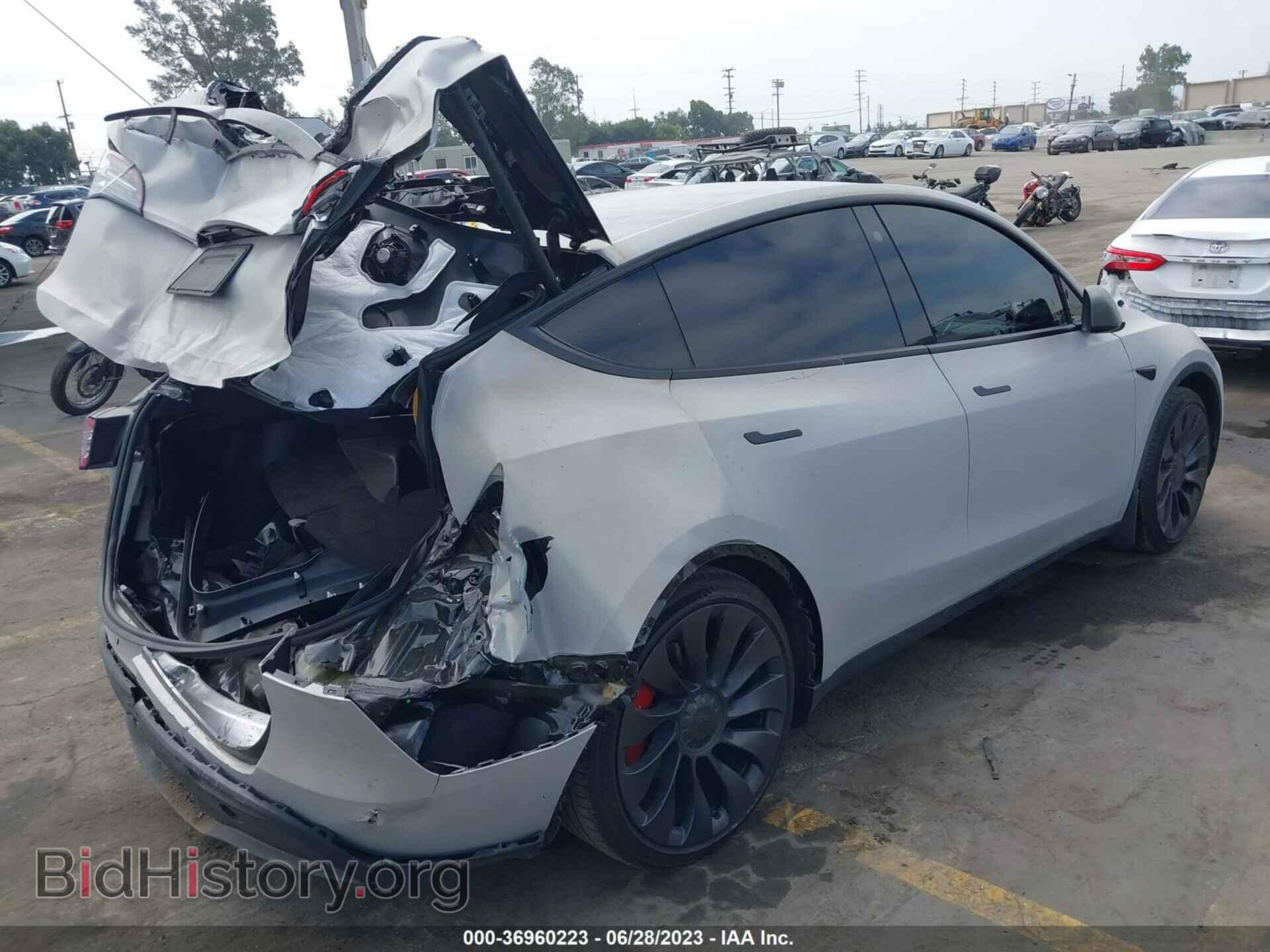 2022 TESLA MODEL Y - VIN: 7SAYGDEF8NF343329 - Photo 4