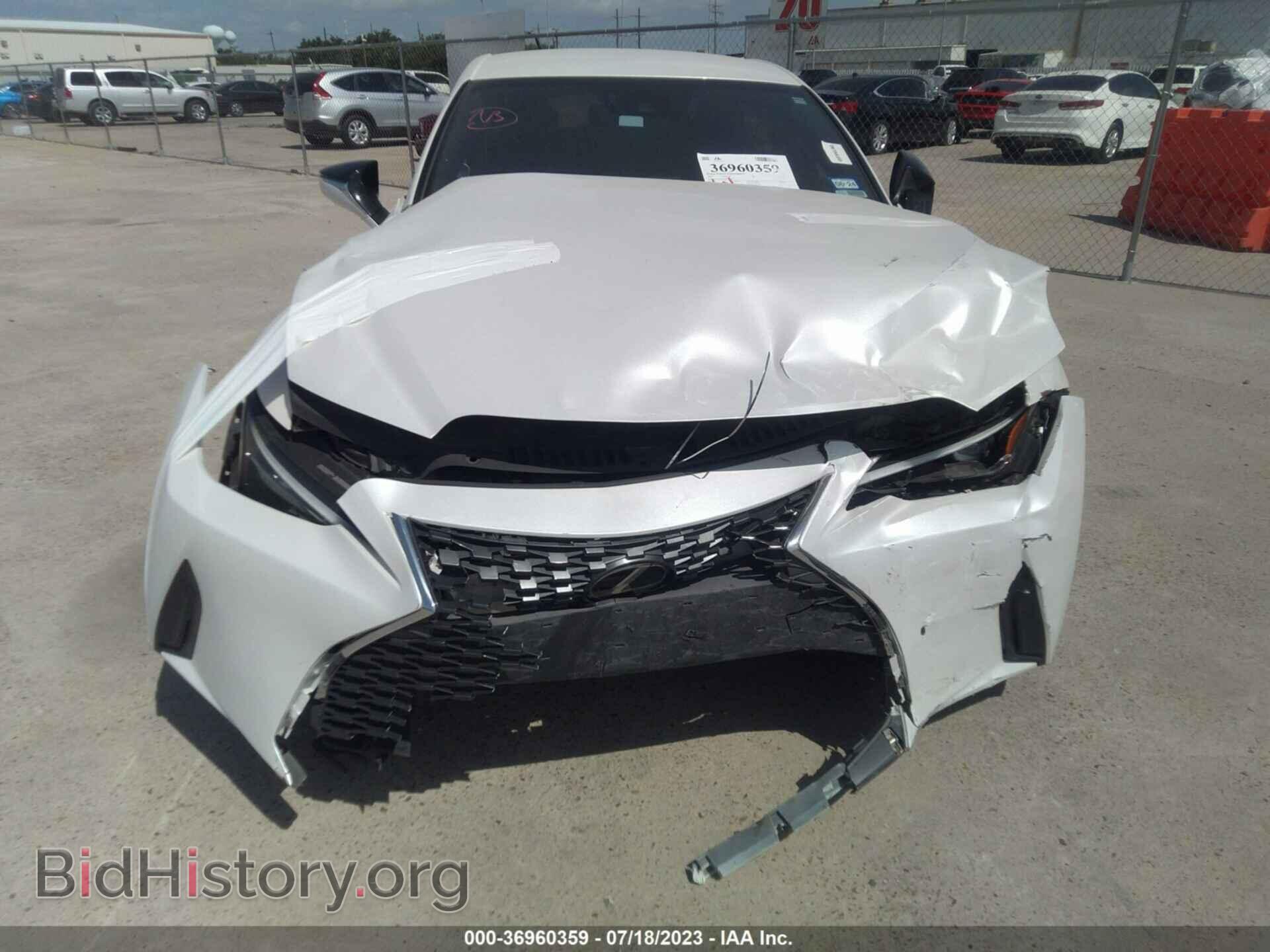 2021 LEXUS IS - VIN: JTHAA1D20M5113604 - Photo 11