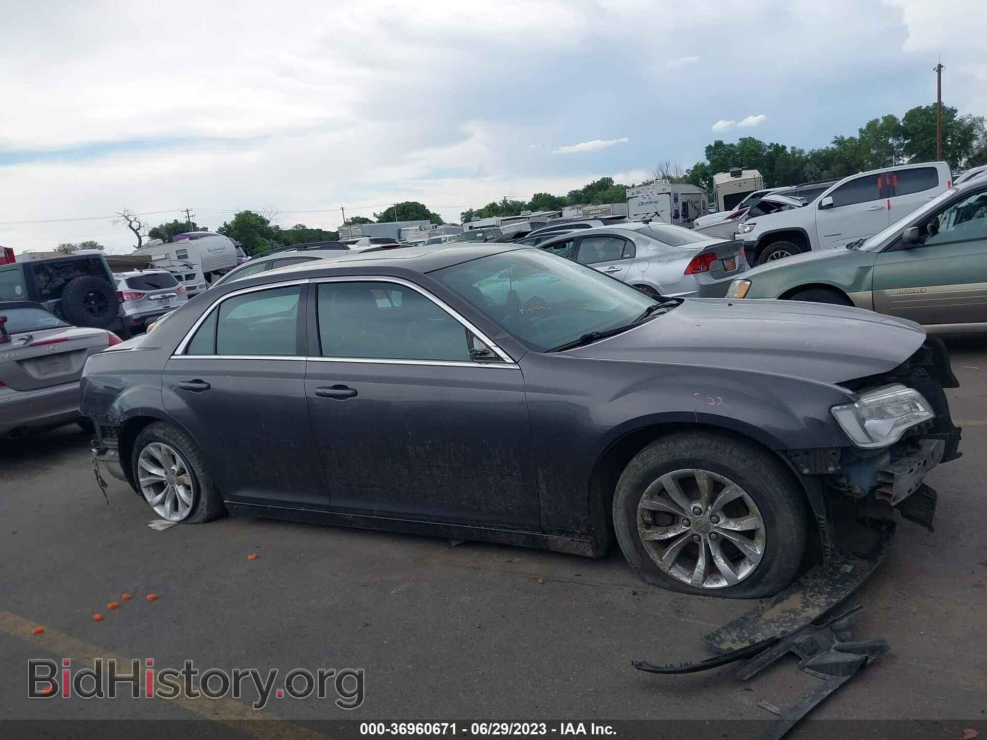 2015 CHRYSLER 300 - VIN: 2C3CCAAG3FH881663 - Photo 14