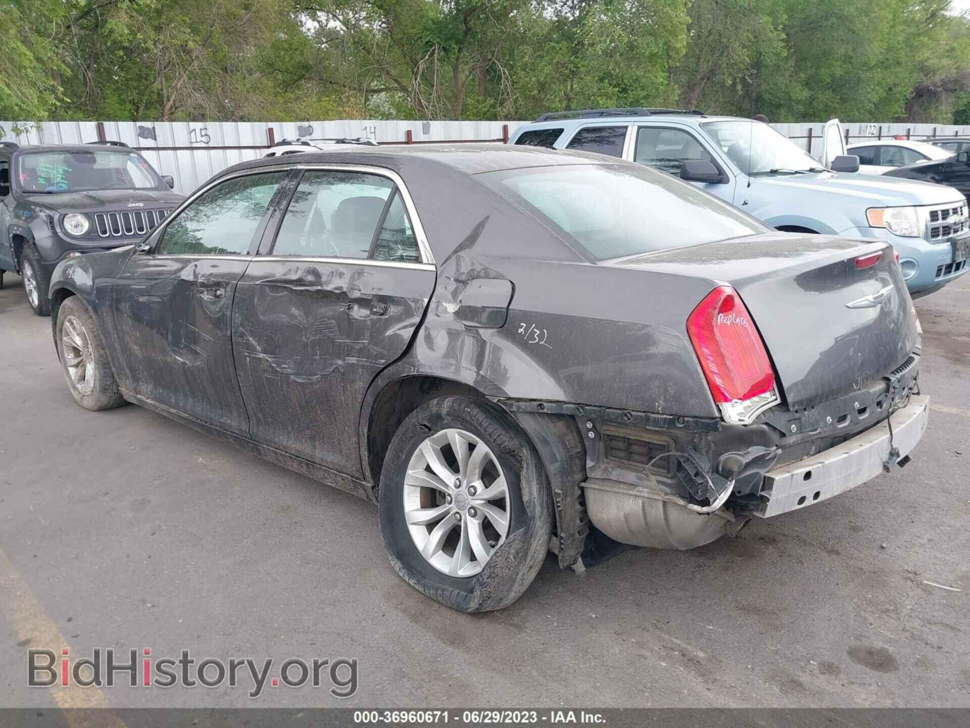2015 CHRYSLER 300 - VIN: 2C3CCAAG3FH881663 - Photo 3
