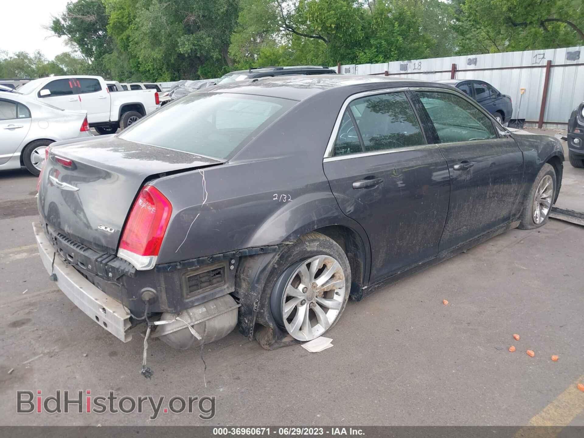 2015 CHRYSLER 300 - VIN: 2C3CCAAG3FH881663 - Photo 4