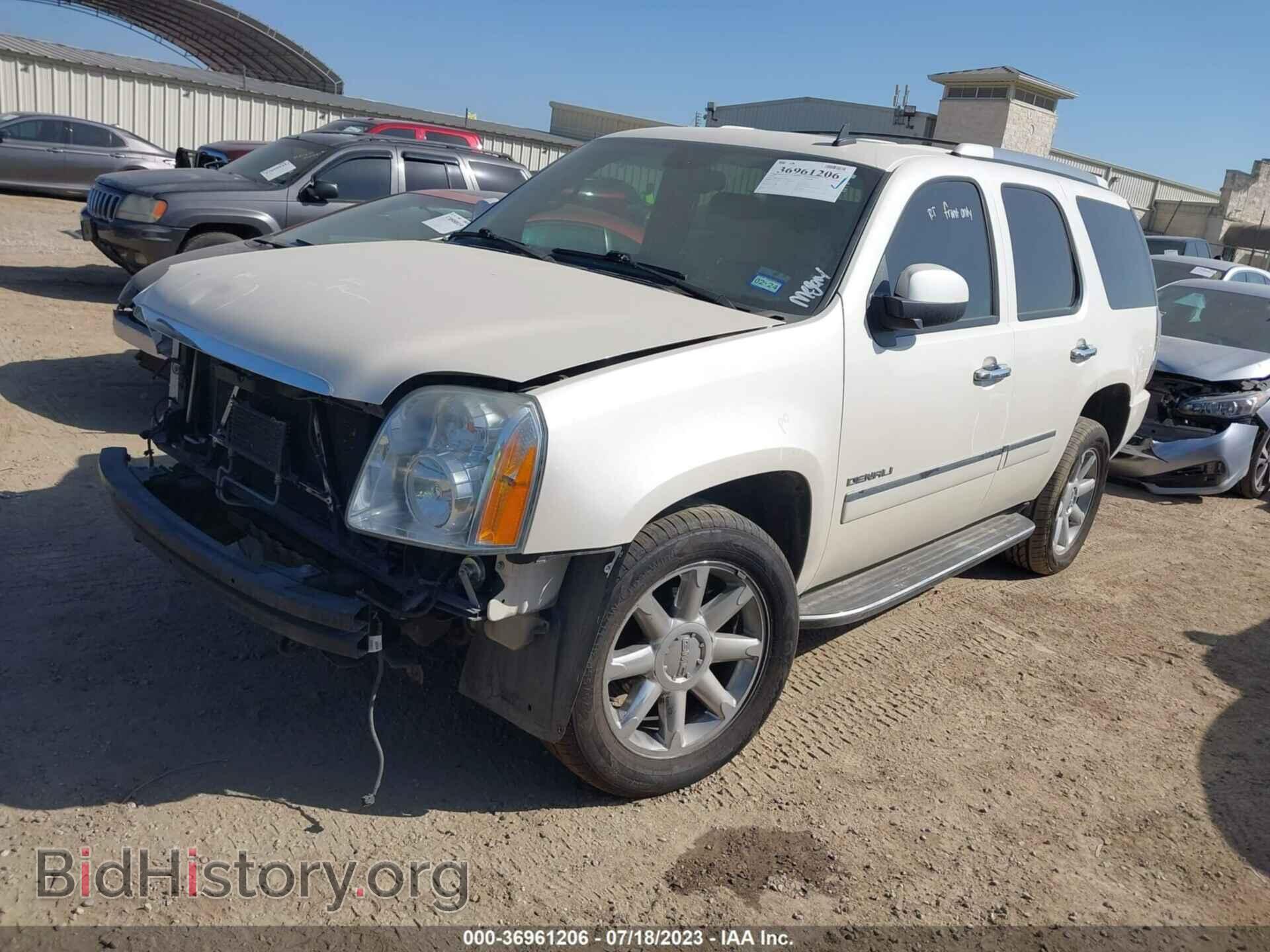 2013 GMC YUKON - VIN: 1GKS2EEF0DR220810 - Photo 2
