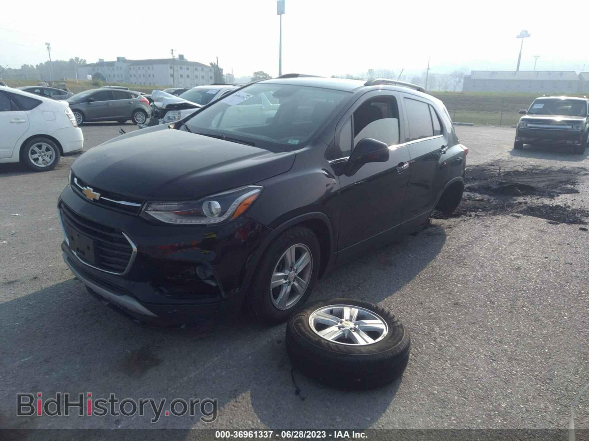 2018 CHEVROLET TRAX - VIN: 3GNCJLSB5JL392723 - Фото 2
