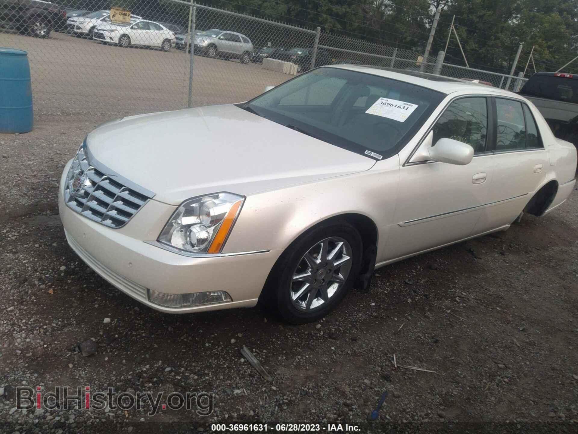 2011 CADILLAC DTS - VIN: 1G6KD5E61BU101909 - Фото 2