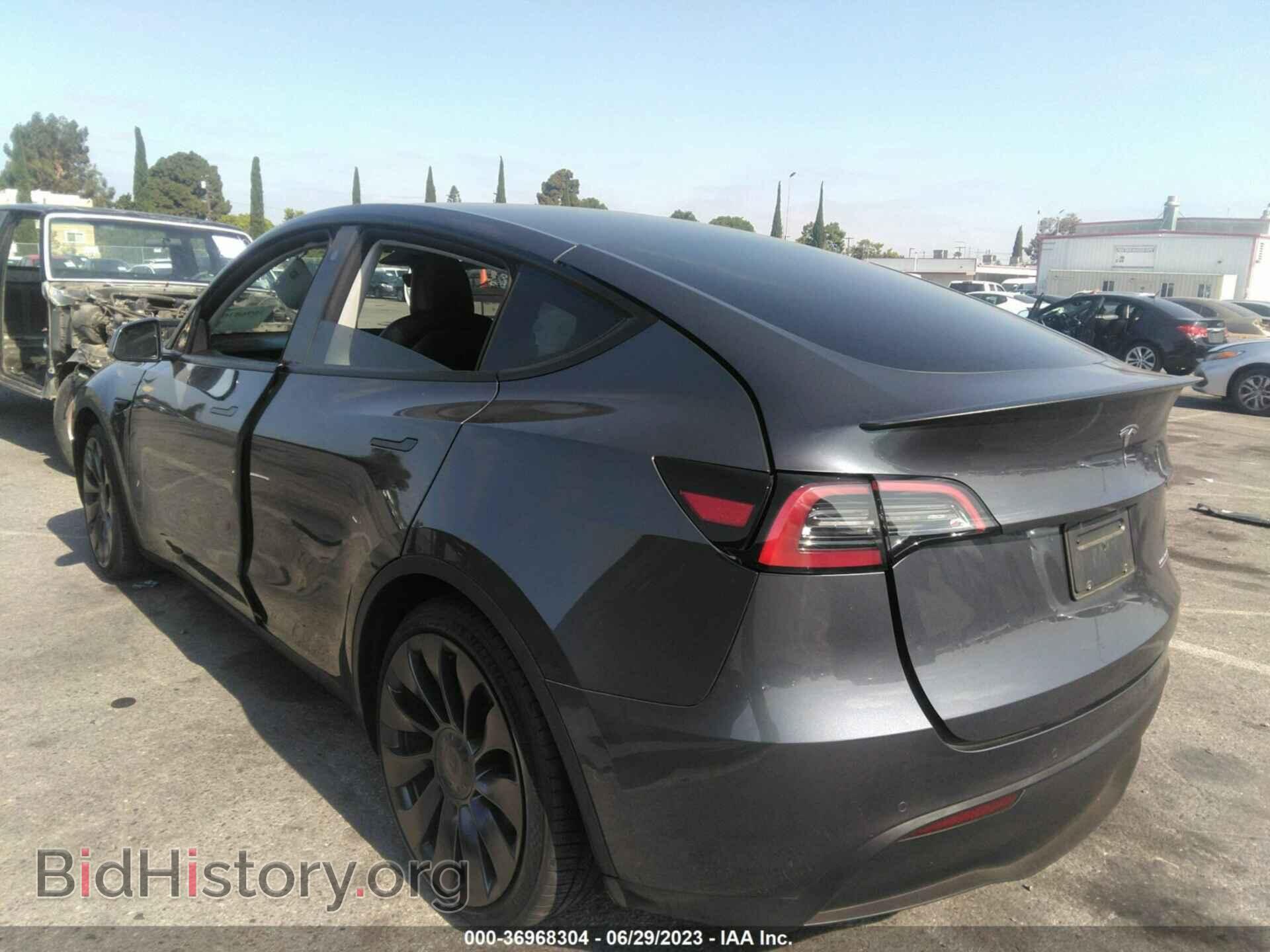 2022 TESLA MODEL Y - VIN: 7SAYGDEF2NF484705 - Photo 3