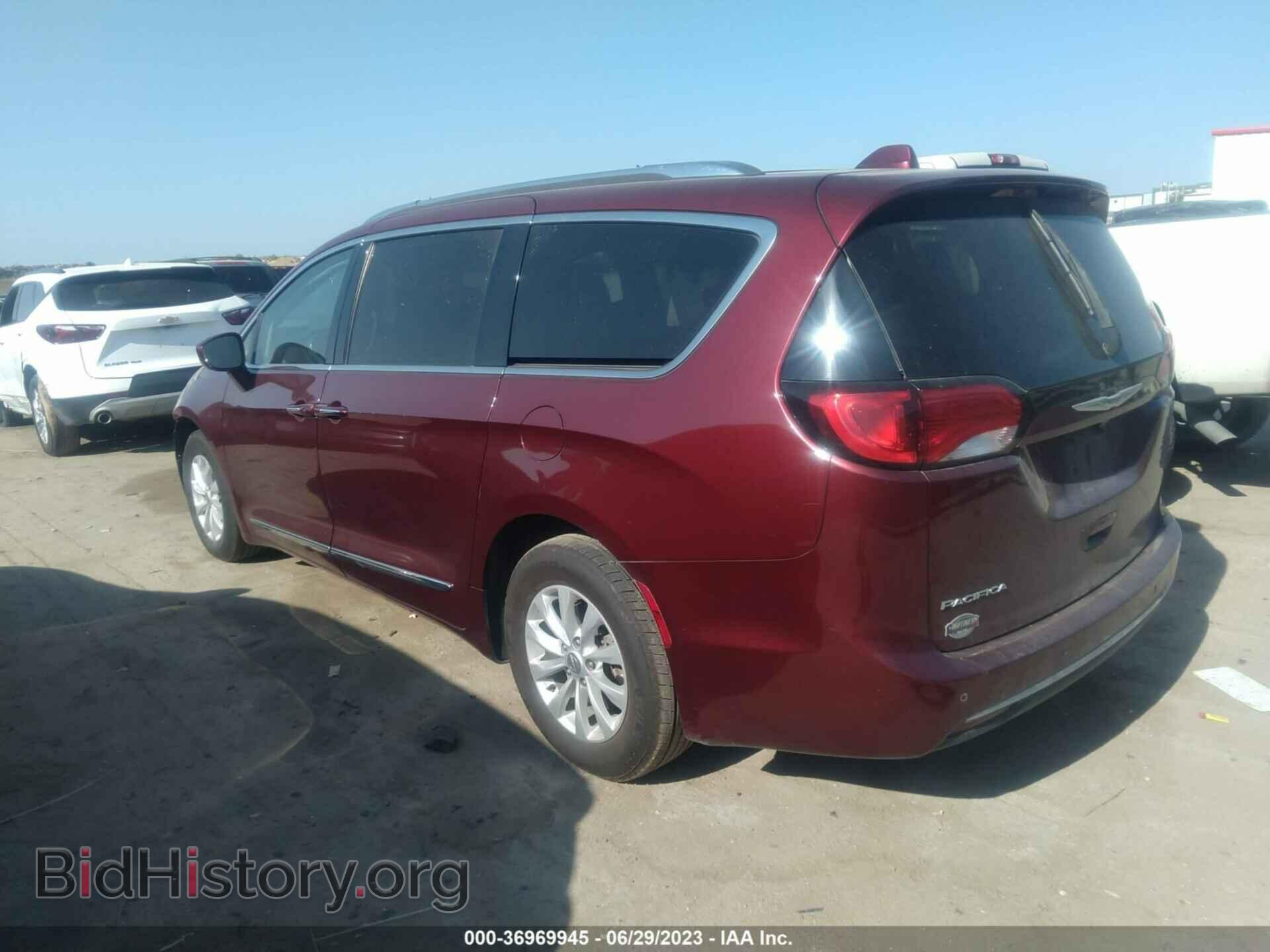 2018 CHRYSLER PACIFICA - VIN: 2C4RC1BG2JR246571 - Фото 3