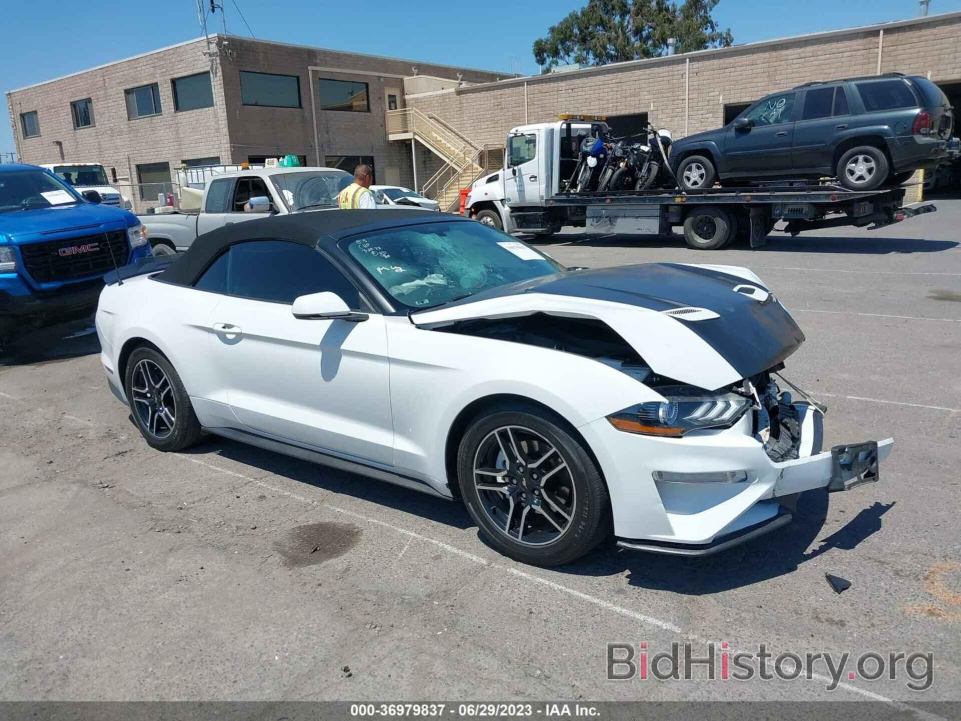 Photo 1FATP8UH5J5111354 - FORD MUSTANG 2018