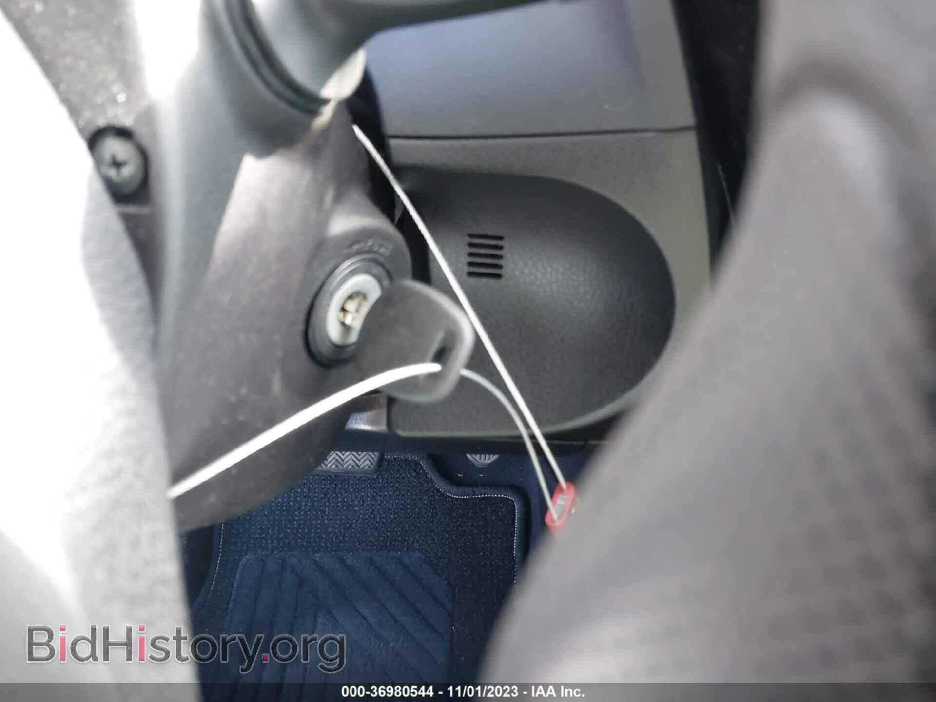 2017 TOYOTA COROLLA - VIN: 2T1BURHE3HC864818 - Фото 11