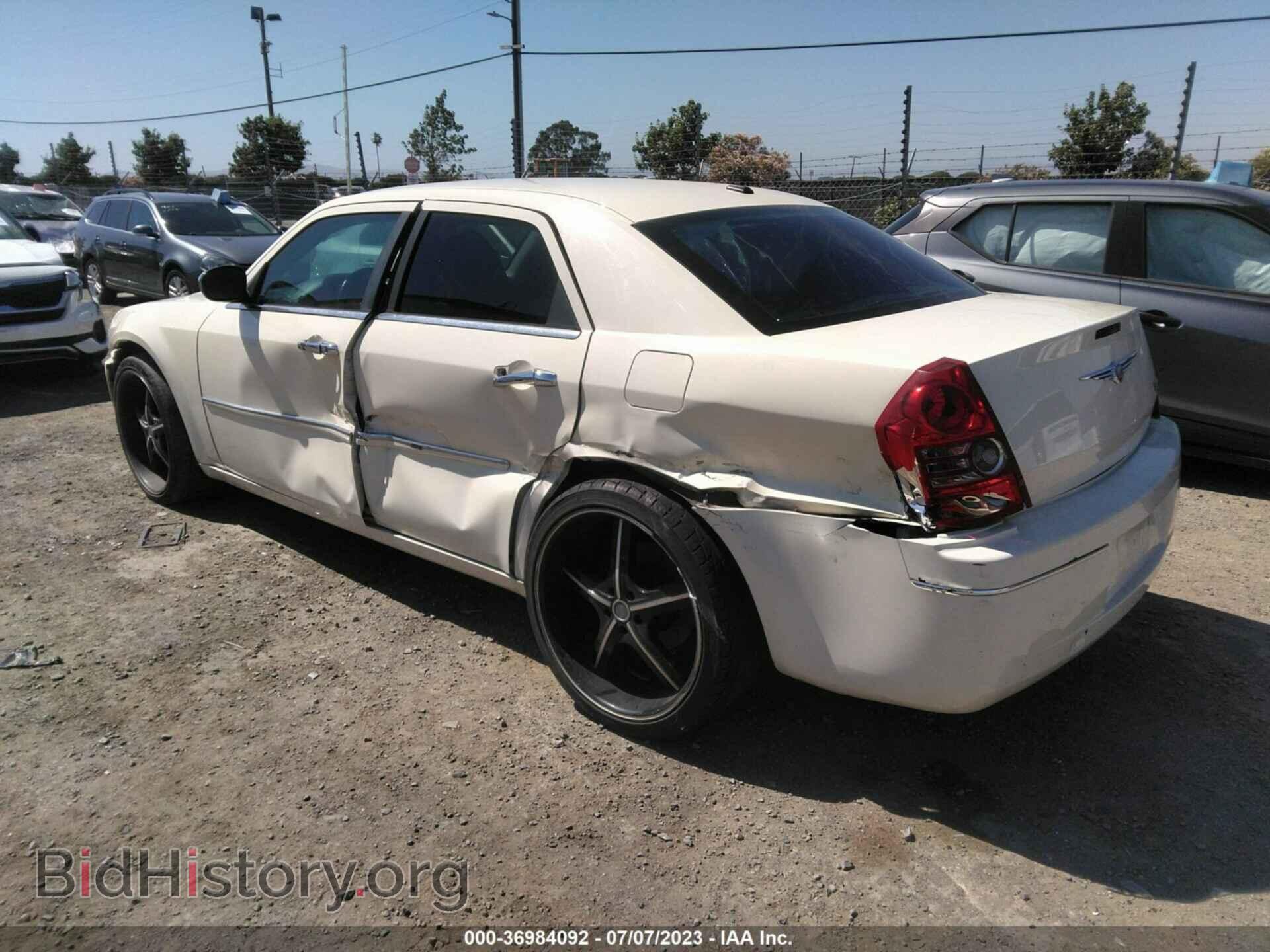 2010 CHRYSLER 300 - VIN: 2C3CA5CV2AH305449 - Фото 3