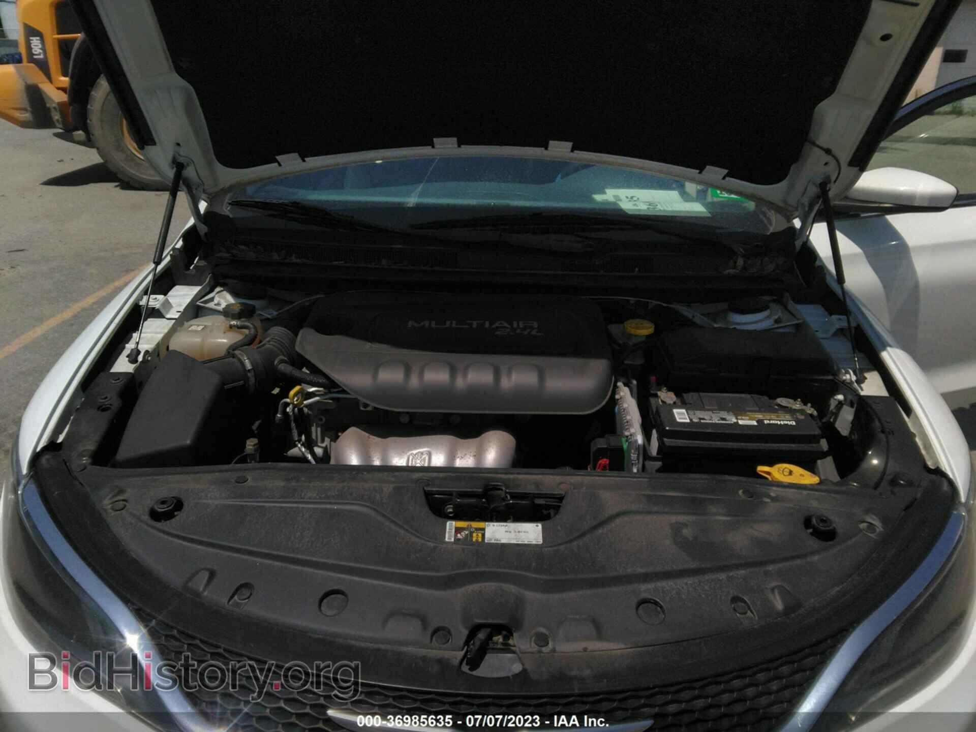 2016 CHRYSLER 200 - VIN: 1C3CCCAB5GN149379 - Фото 10