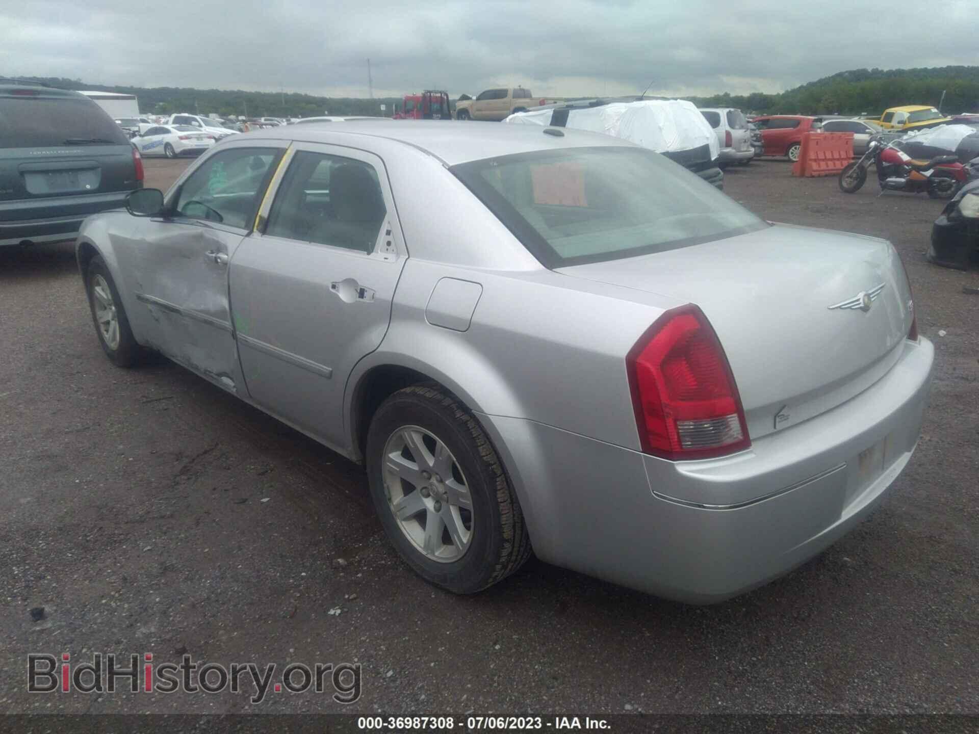 2007 CHRYSLER 300 - VIN: 2C3KA53G67H742960 - Фото 3