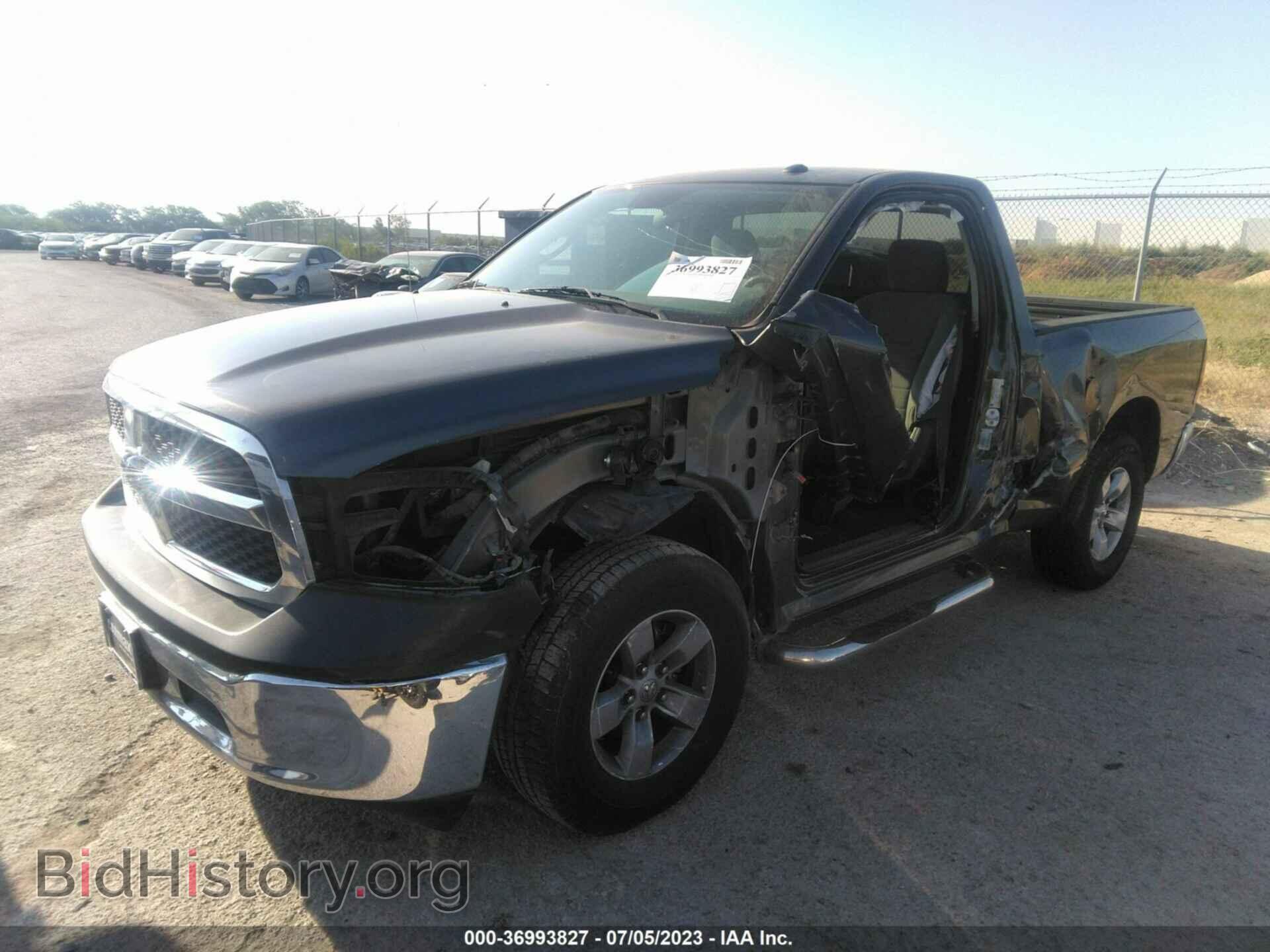 2017 RAM 1500 - VIN: 3C6JR6AG4HG706914 - Фото 2