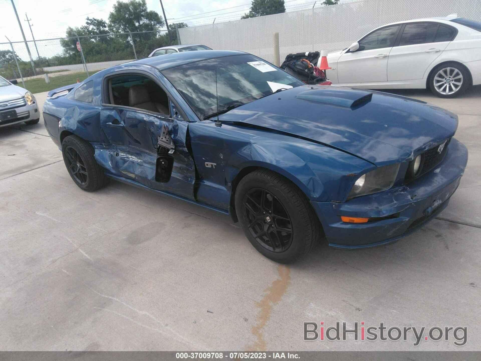 Photo 1ZVHT82H285110054 - FORD MUSTANG 2008