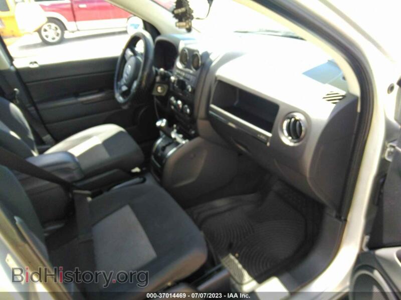 2011 Jeep COMPASS (VIN 1J4NF1FB1BD278222) — photo 5 of 11