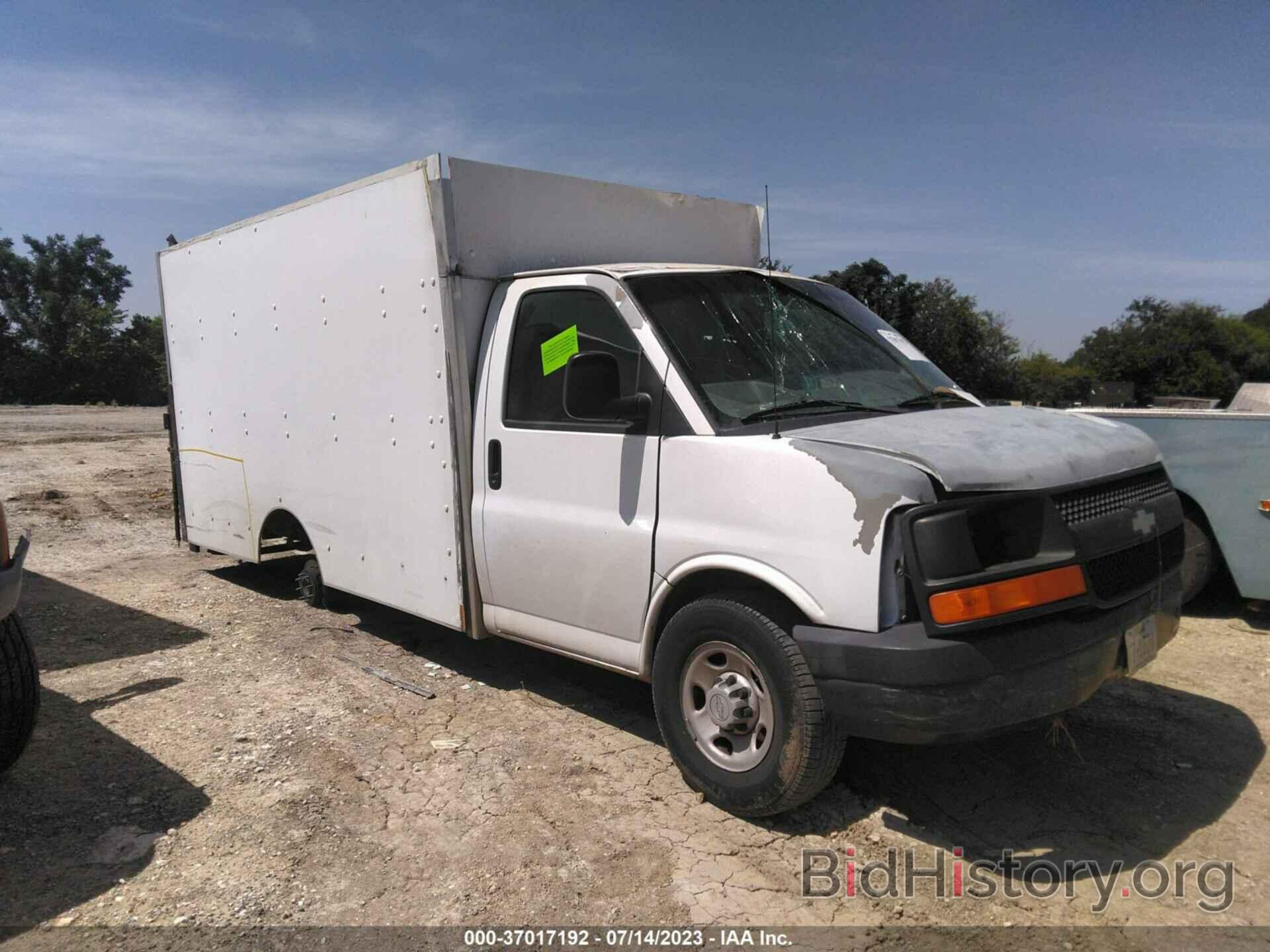 Photo 1GBHG31C181187302 - CHEVROLET EXPRESS COMMERCIAL 2008