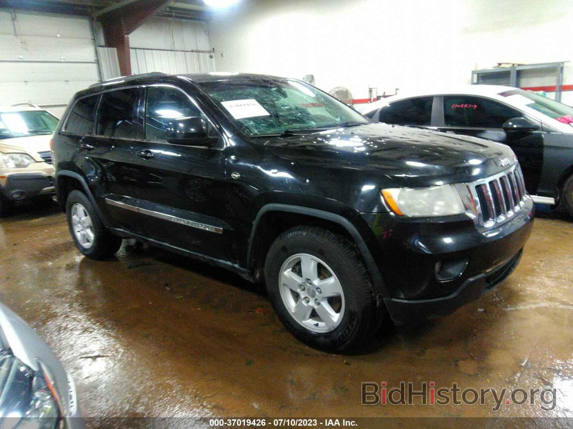 Photo 1J4RR4GG6BC552606 - JEEP GRAND CHEROKEE 2011