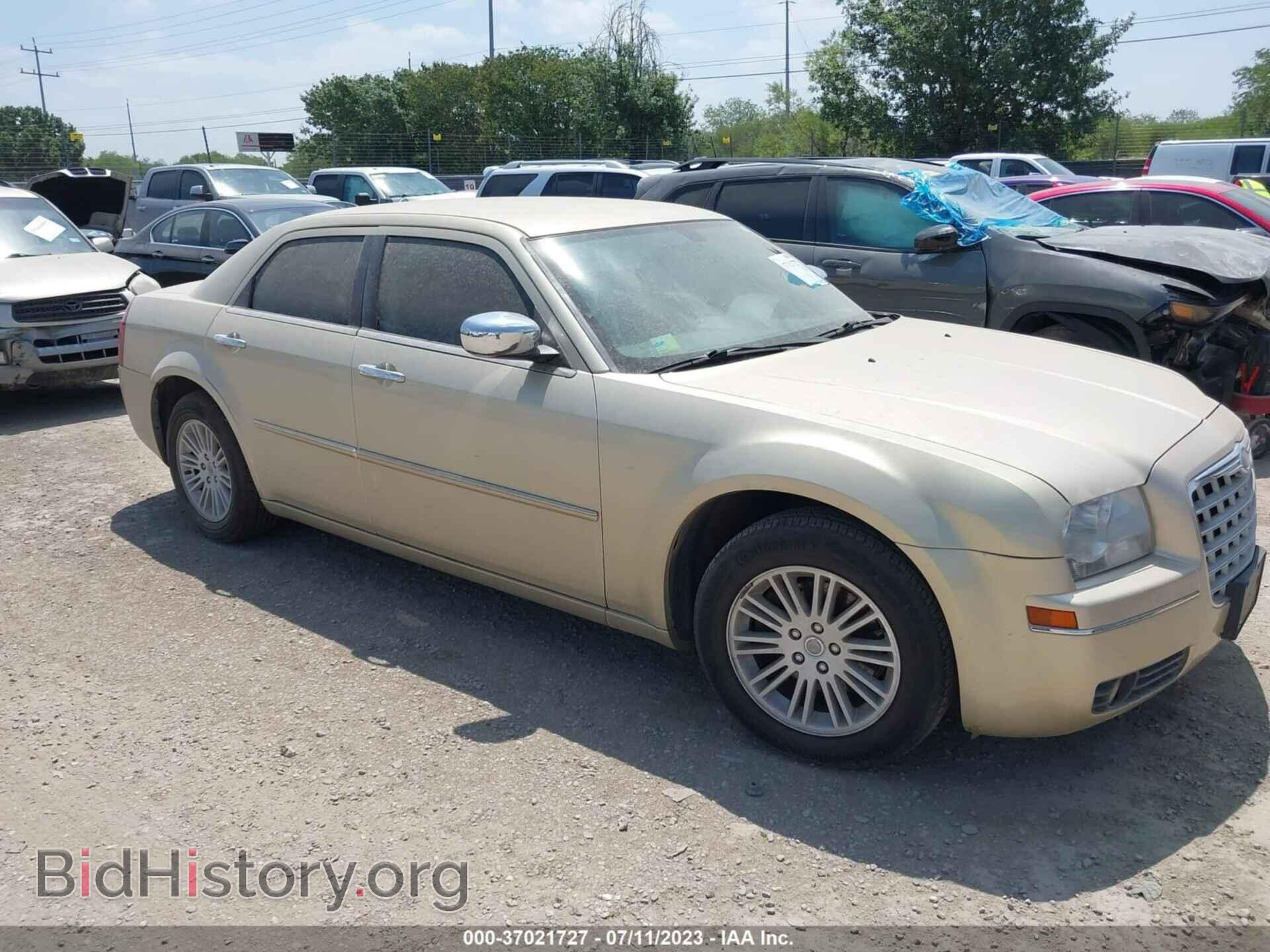 Фотография 2C3CA4CD4AH159234 - CHRYSLER 300 2010