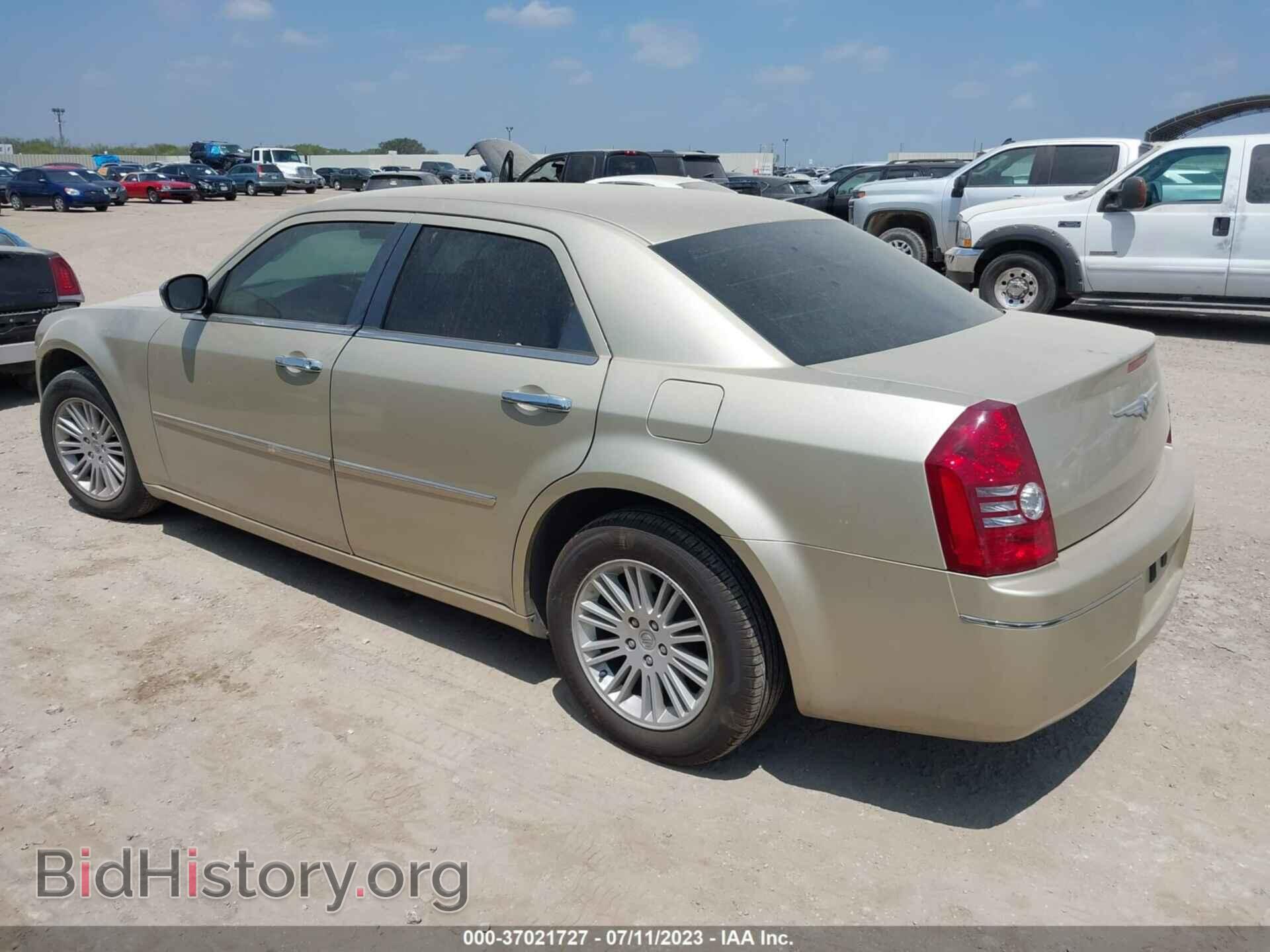 2010 CHRYSLER 300 - VIN: 2C3CA4CD4AH159234 - Фото 3