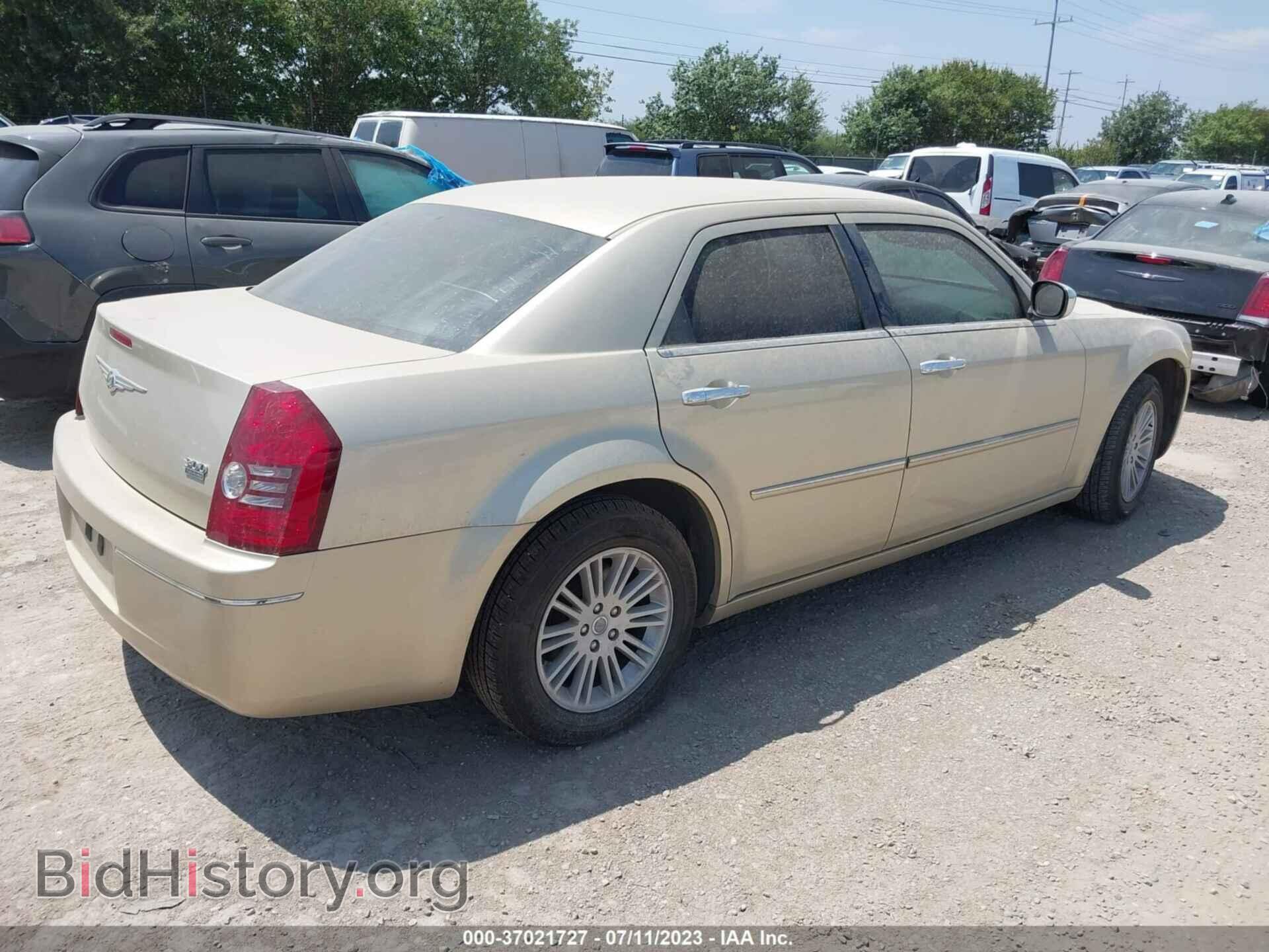 2010 CHRYSLER 300 - VIN: 2C3CA4CD4AH159234 - Фото 4