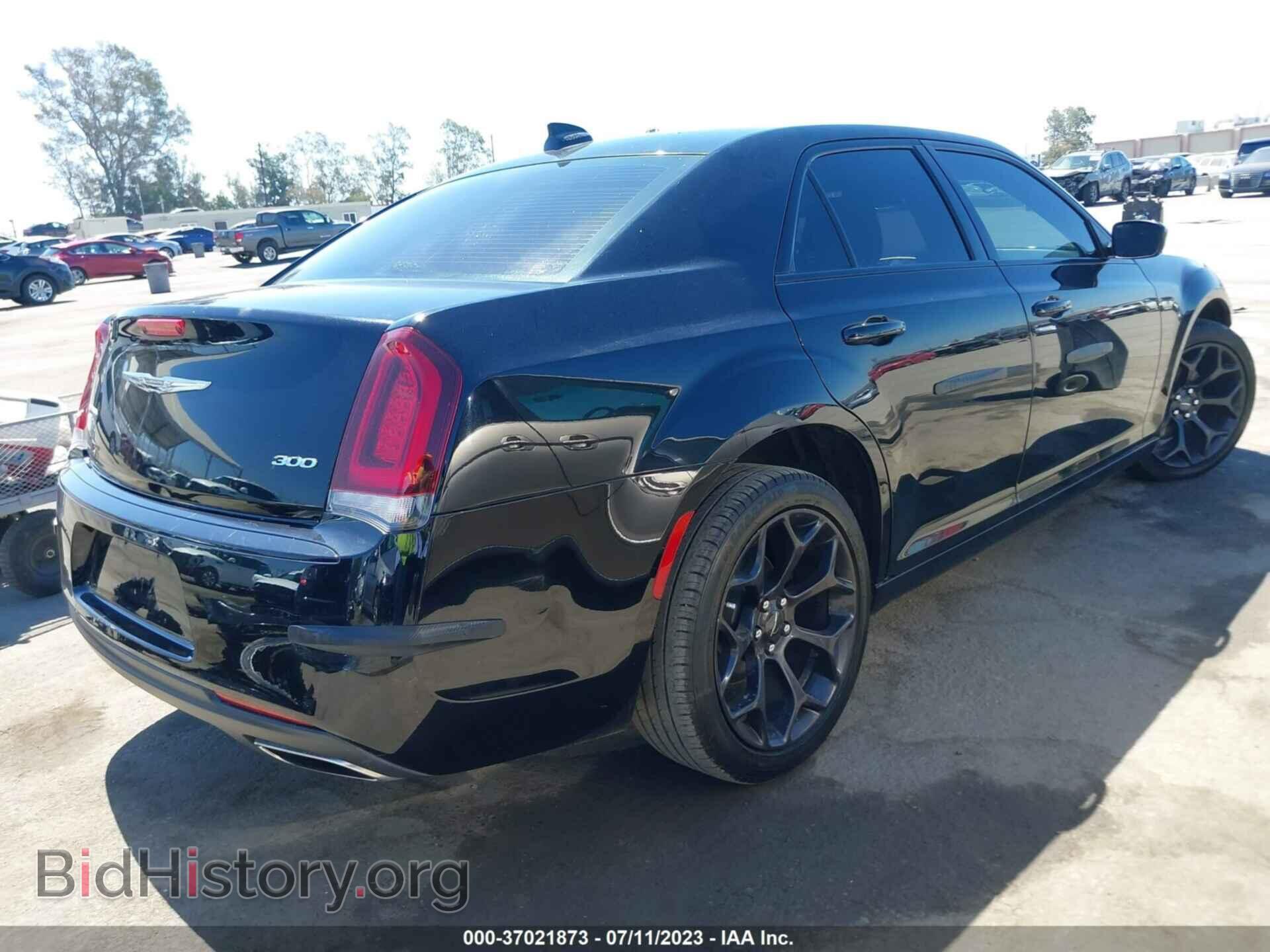2019 CHRYSLER 300 - VIN: 2C3CCAAG2KH755756 - Фото 4