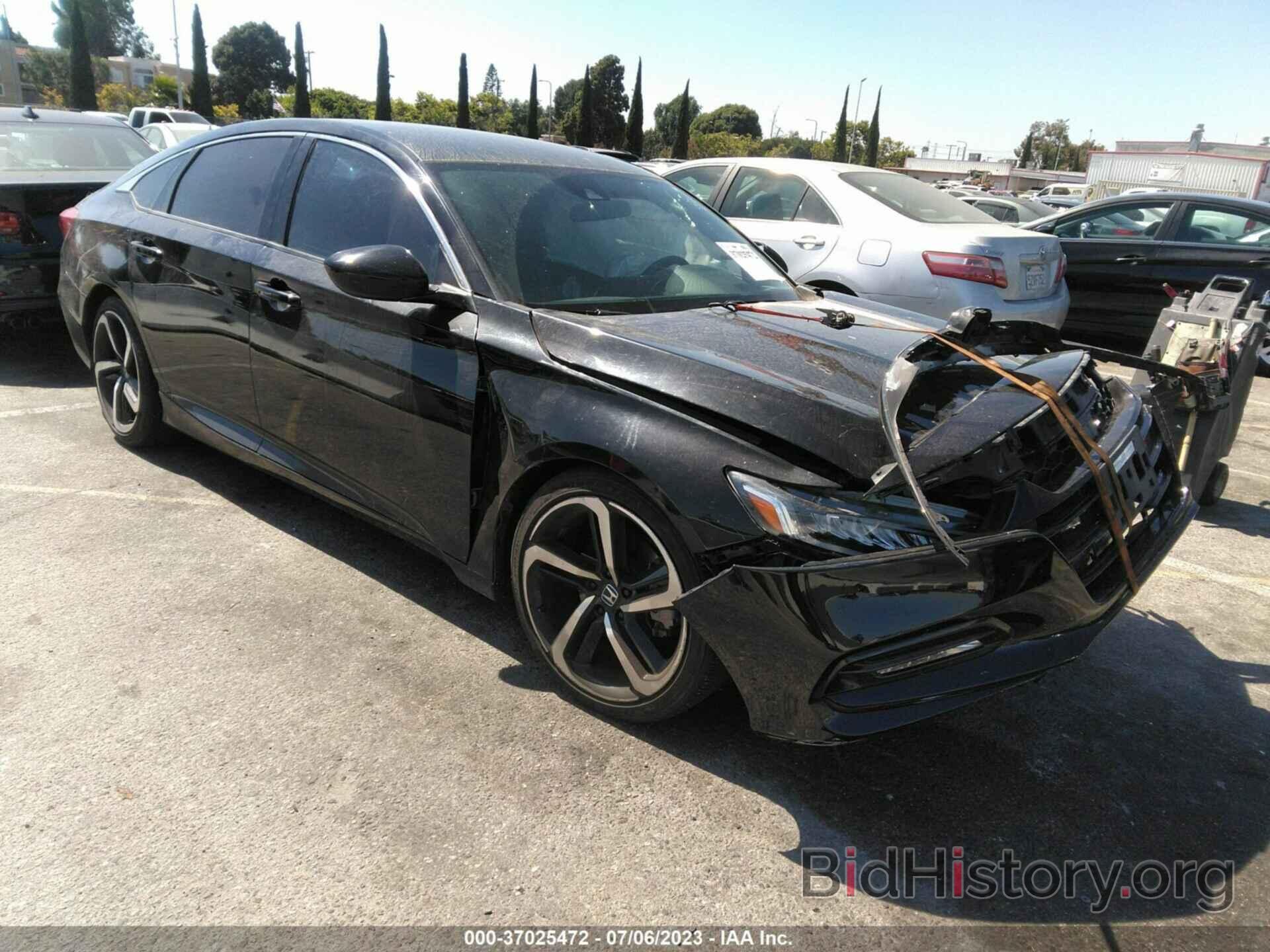 Photo 1HGCV1F38JA003635 - HONDA ACCORD SEDAN 2018