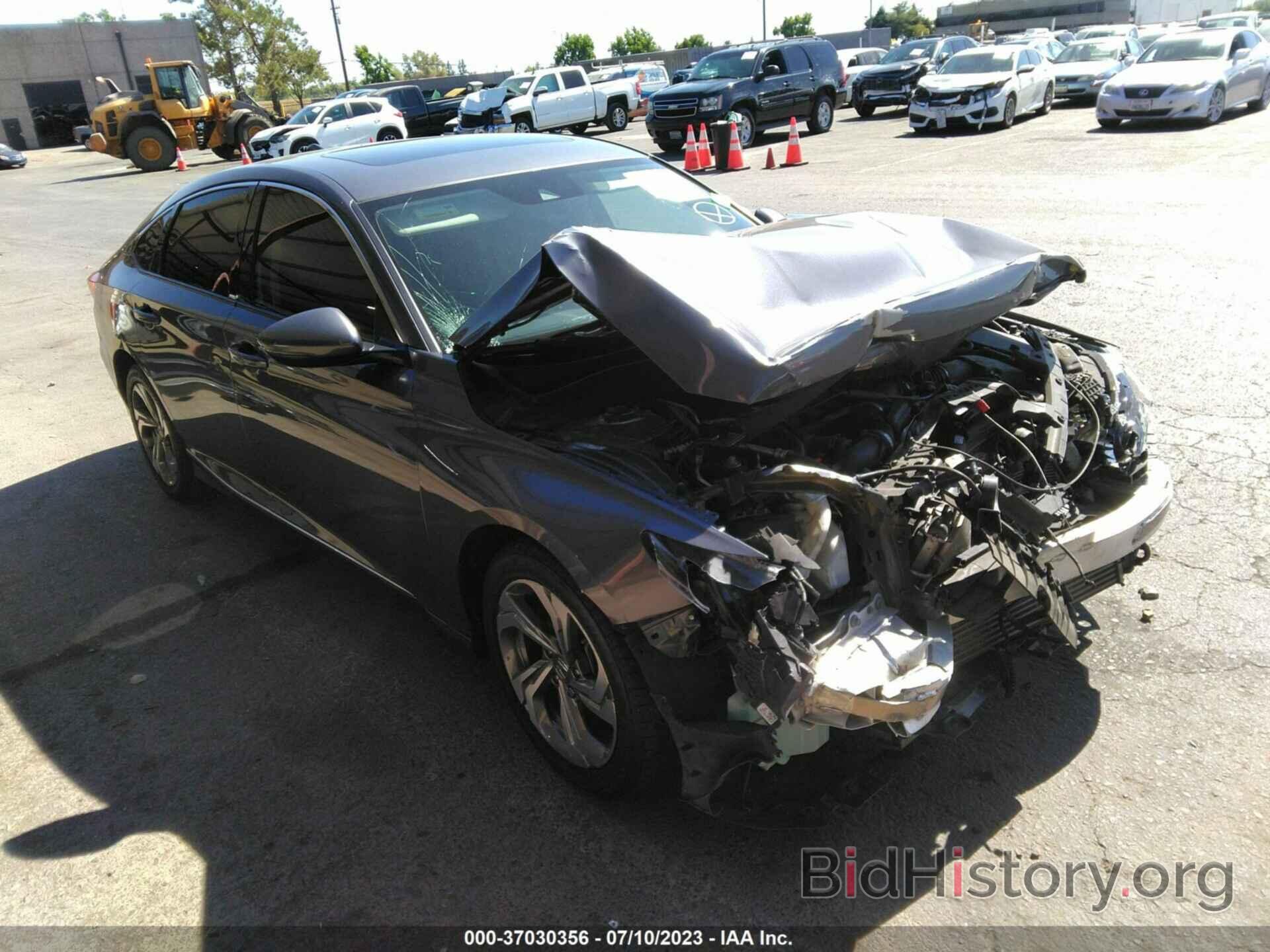 Photo 1HGCV1F52JA090868 - HONDA ACCORD SEDAN 2018