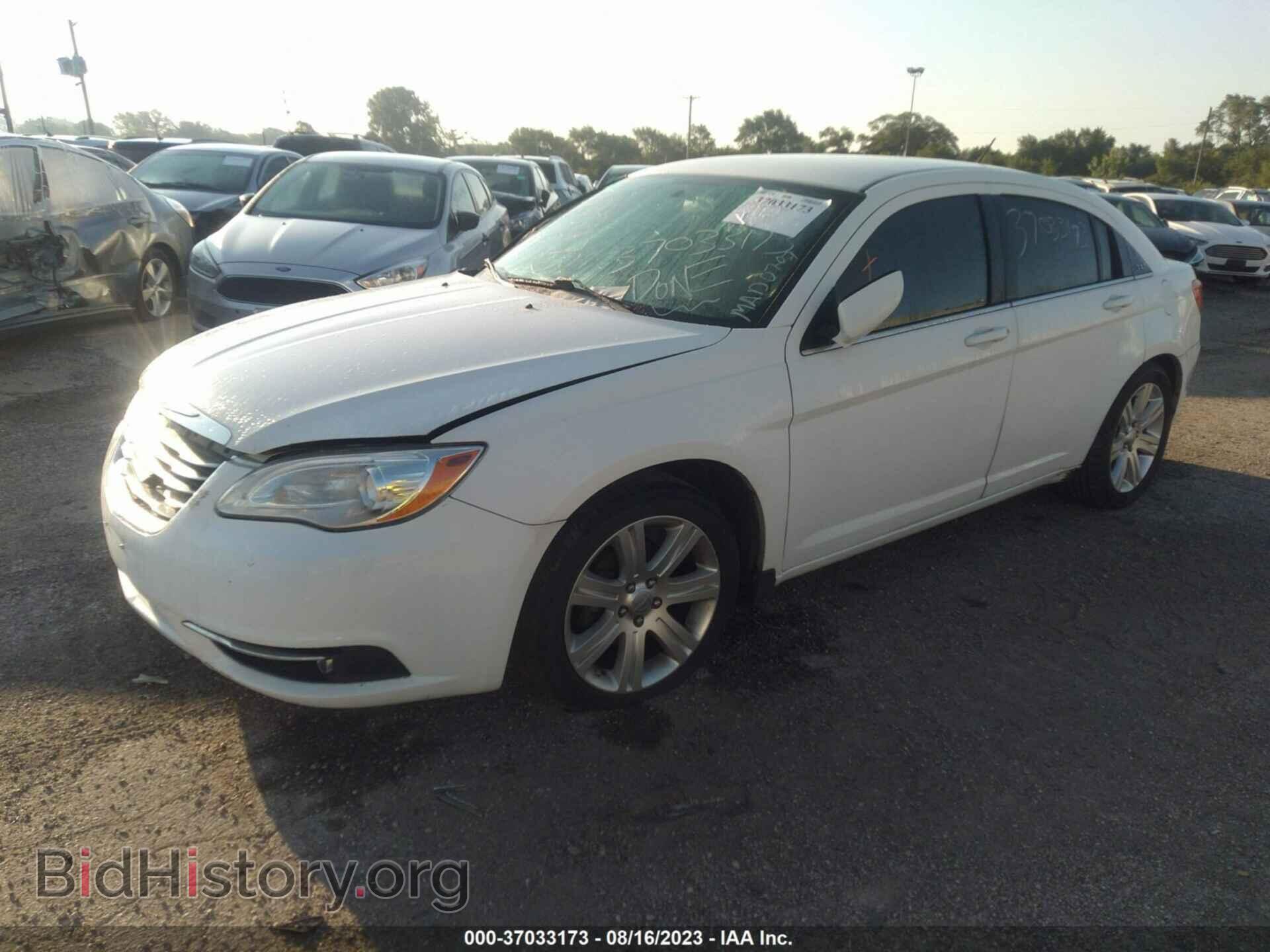 2013 CHRYSLER 200 - VIN: 1C3CCBBB0DN692045 - Фото 2
