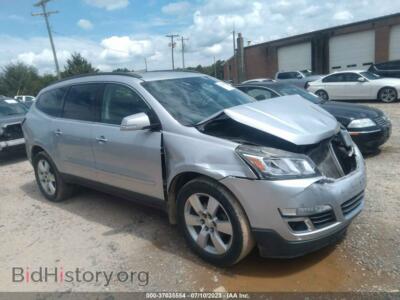 2015 Chevrolet TRAVERSE LTZ, серебристый — VIN 1GNKVJKD4FJ357238, IAAI
