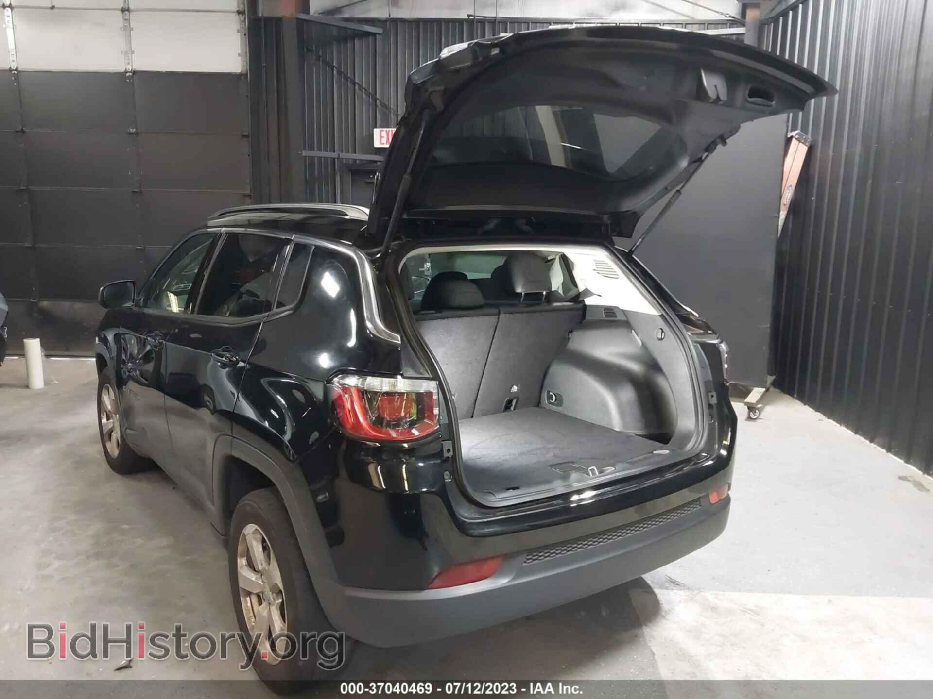 2019 JEEP COMPASS - VIN: 3C4NJDBB4KT806745 - Фото 3
