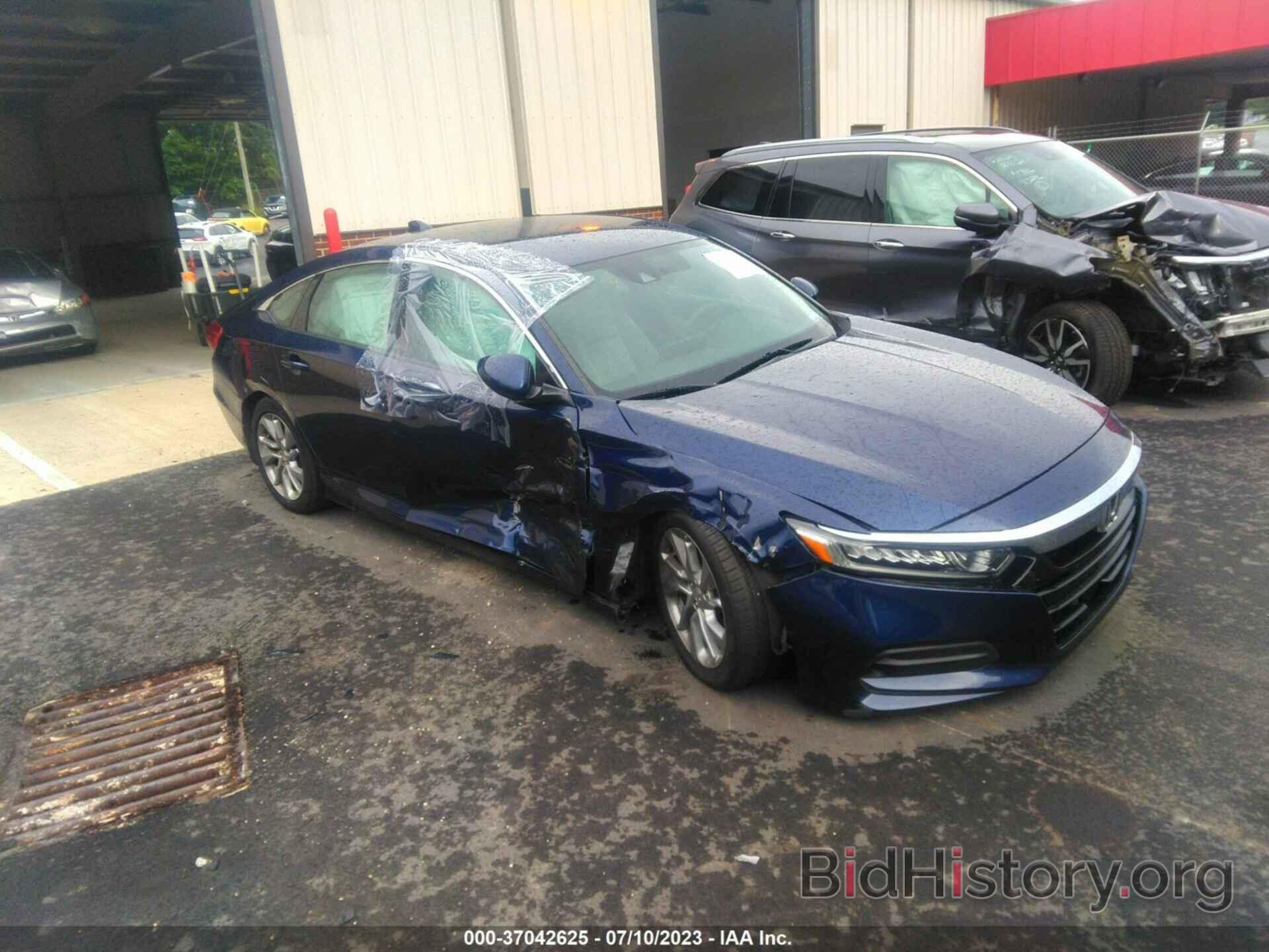 Фотография 1HGCV1F1XJA004297 - HONDA ACCORD SEDAN 2018