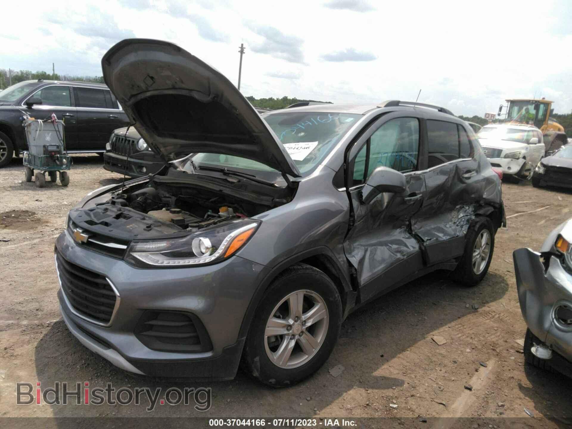 2020 CHEVROLET TRAX - VIN: 3GNCJLSB6LL158061 - Фото 2