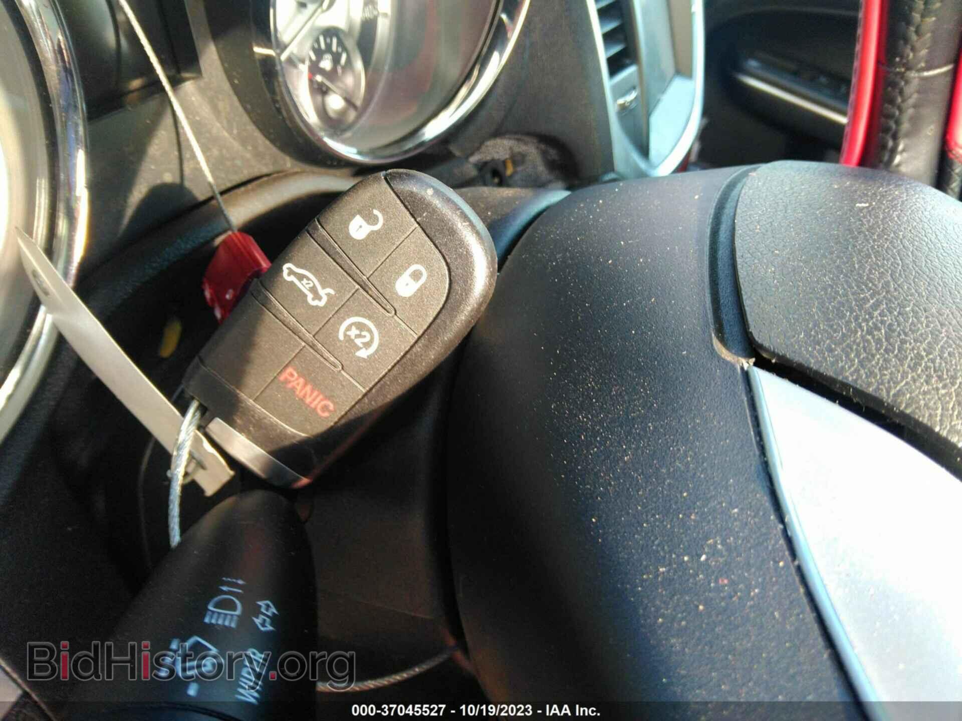 2014 CHRYSLER 300 - VIN: 2C3CCAAG8EH379892 - Фото 11