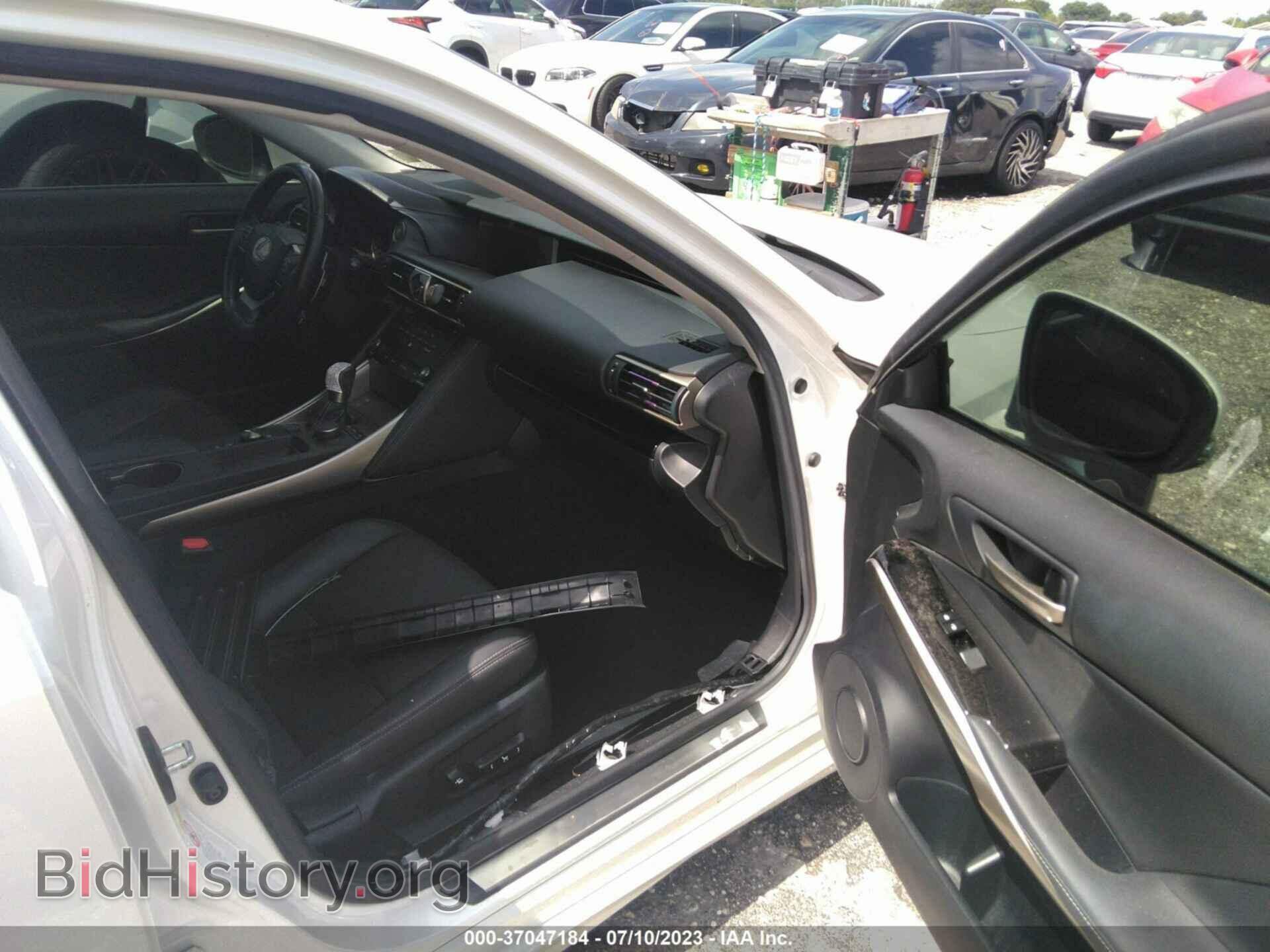 2018 LEXUS IS - VIN: JTHC81D27J5032390 - Фото 5