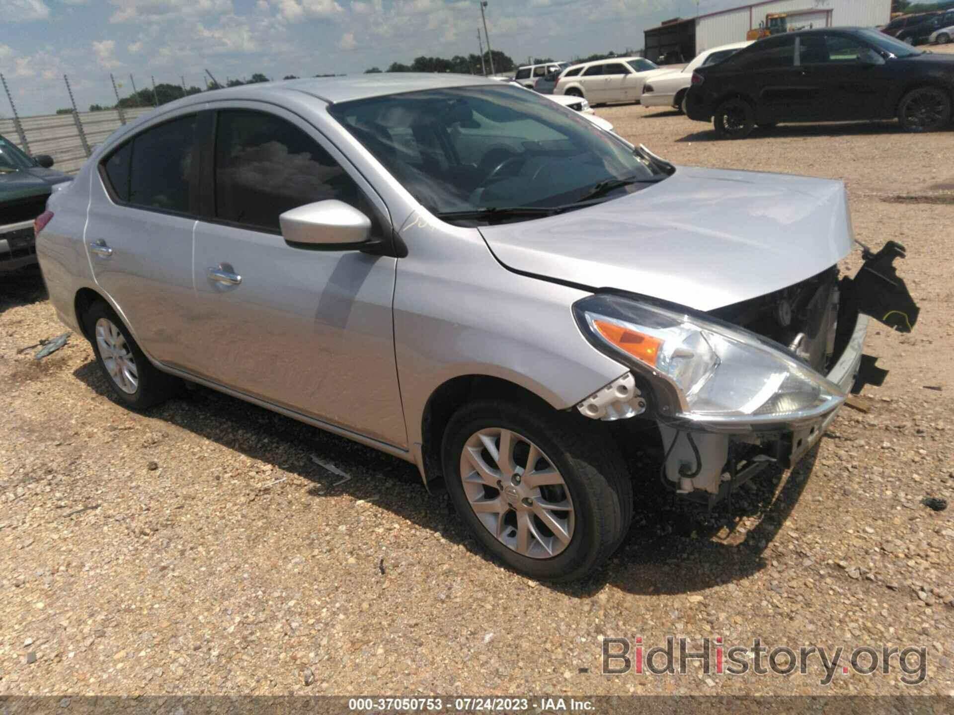 Photo 3N1CN7AP2JL806335 - NISSAN VERSA SEDAN 2018