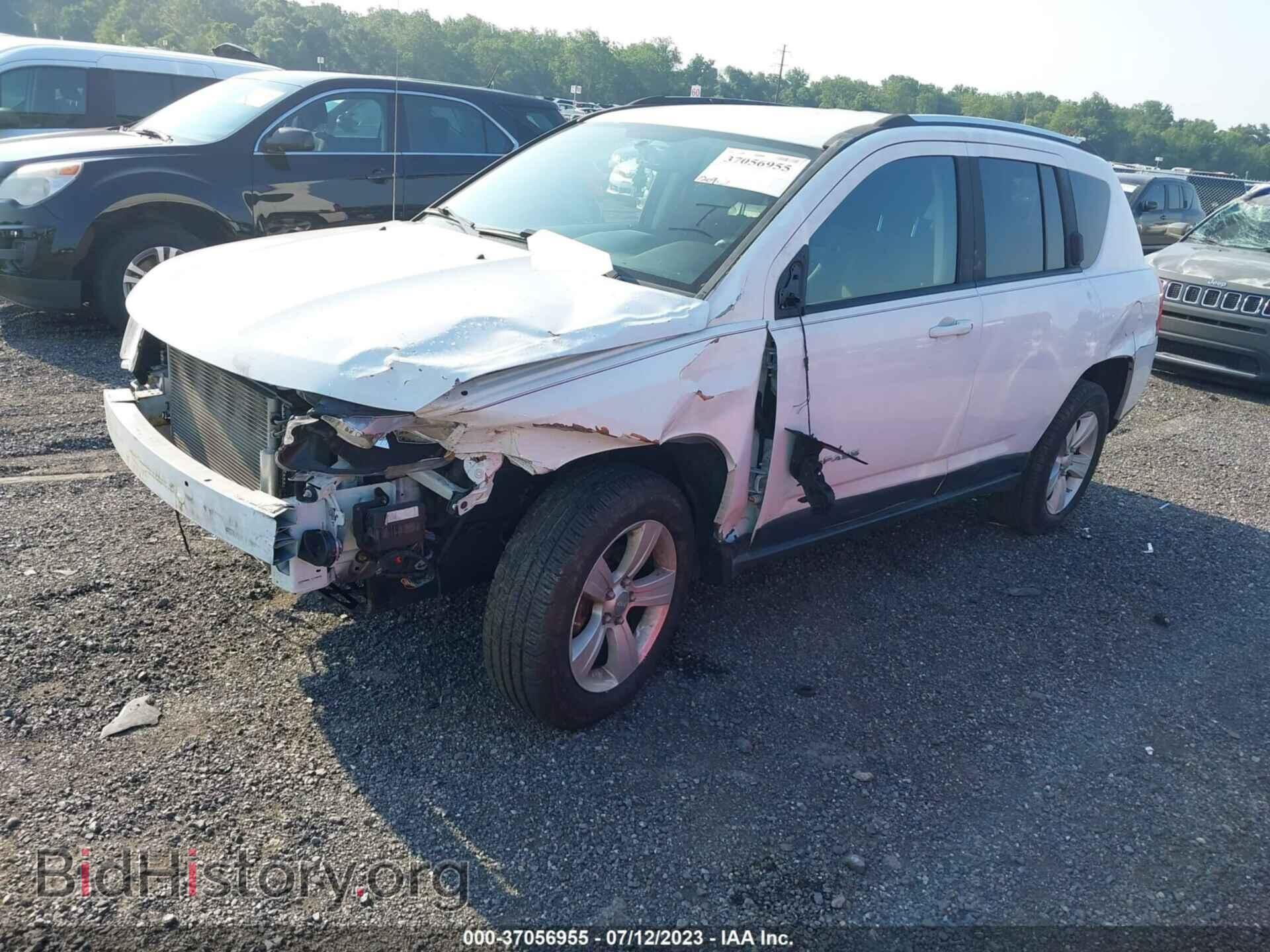 2012 JEEP COMPASS - VIN: 1C4NJDEB5CD564664 - Photo 2