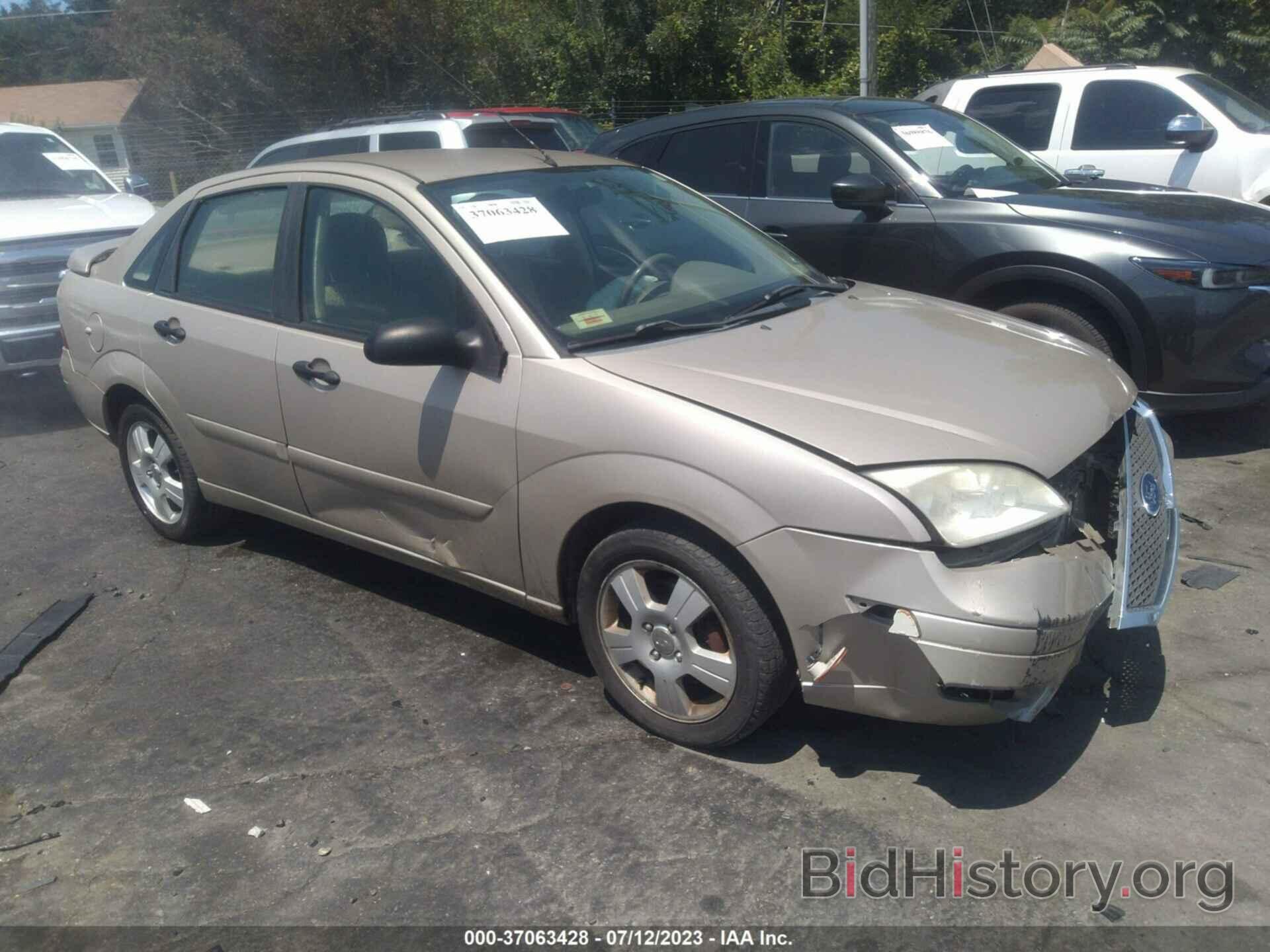 Photo 1FAHP34N26W112946 - FORD FOCUS 2006