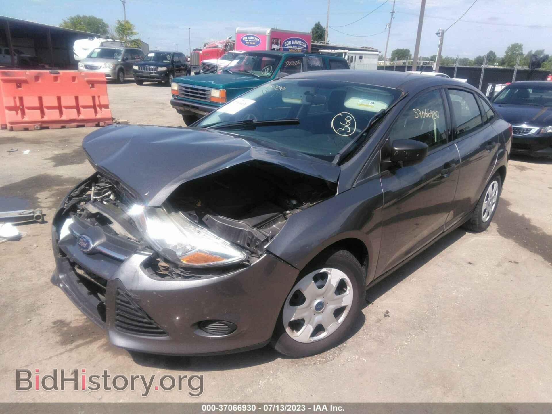 2013 FORD FOCUS - VIN: 1FADP3E20DL263379 - Фото 2