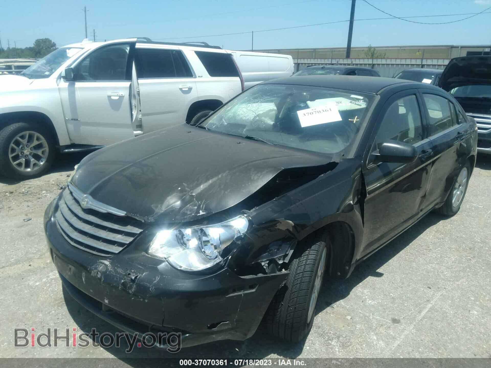 2010 CHRYSLER SEBRING - VIN: 1C3CC4FB4AN207889 - Фото 2