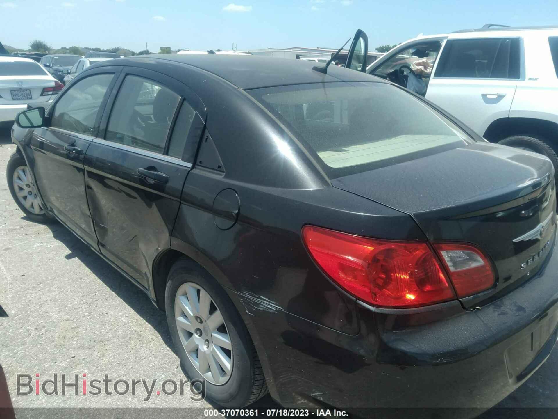 2010 CHRYSLER SEBRING - VIN: 1C3CC4FB4AN207889 - Фото 3